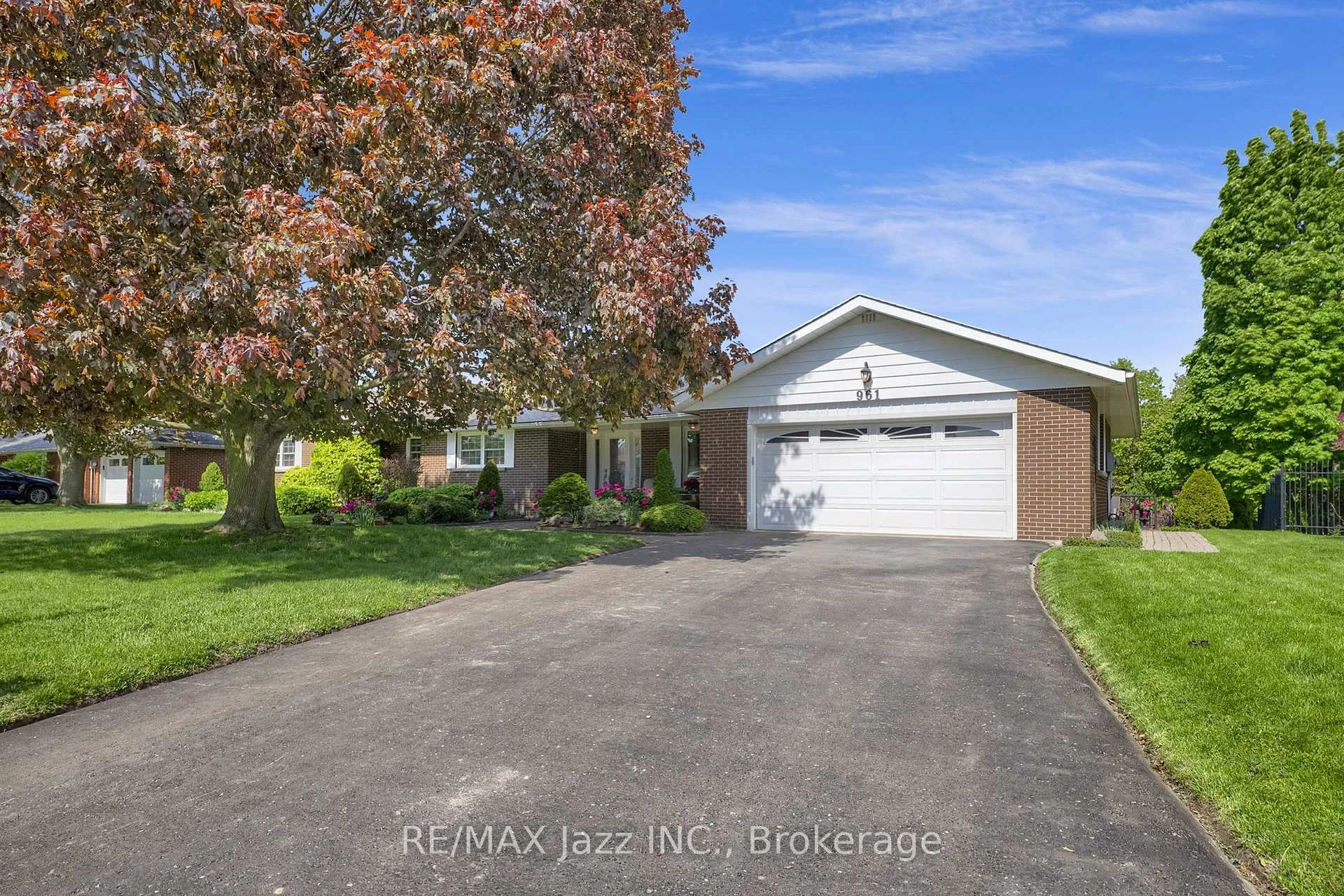 Photo 3 of 961 Swiss Heights, Oshawa, Pinecrest — HOMEH
