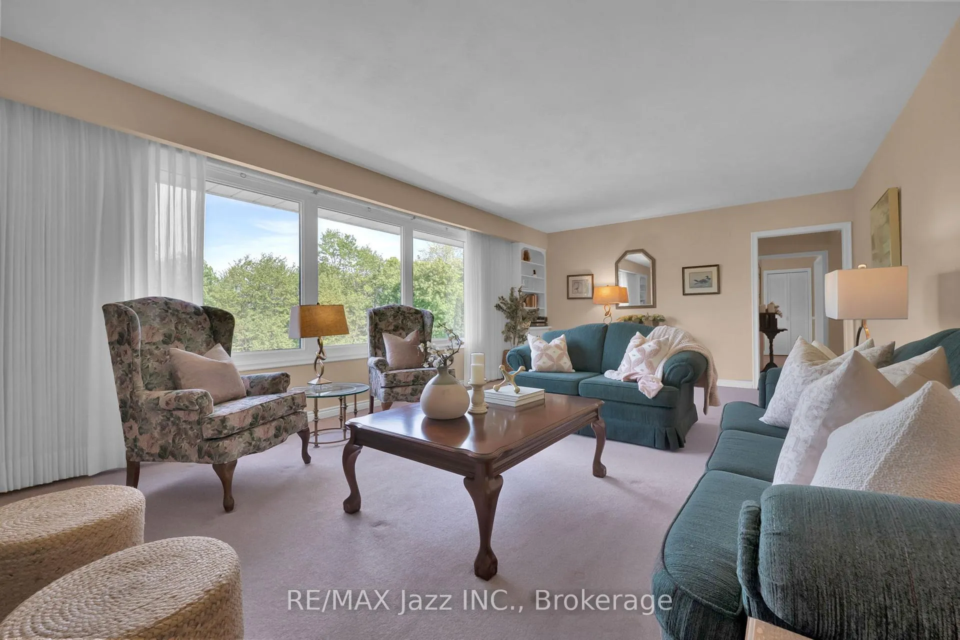 Photo 12 of 961 Swiss Heights, Oshawa, Pinecrest — HOMEH