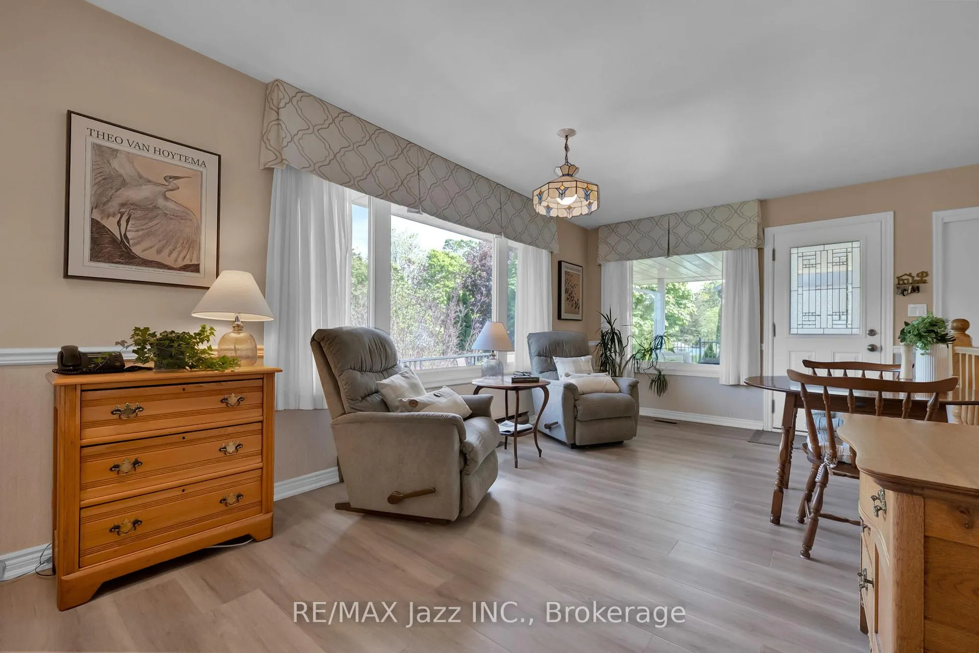 Photo 19 of 961 Swiss Heights, Oshawa, Pinecrest — HOMEH