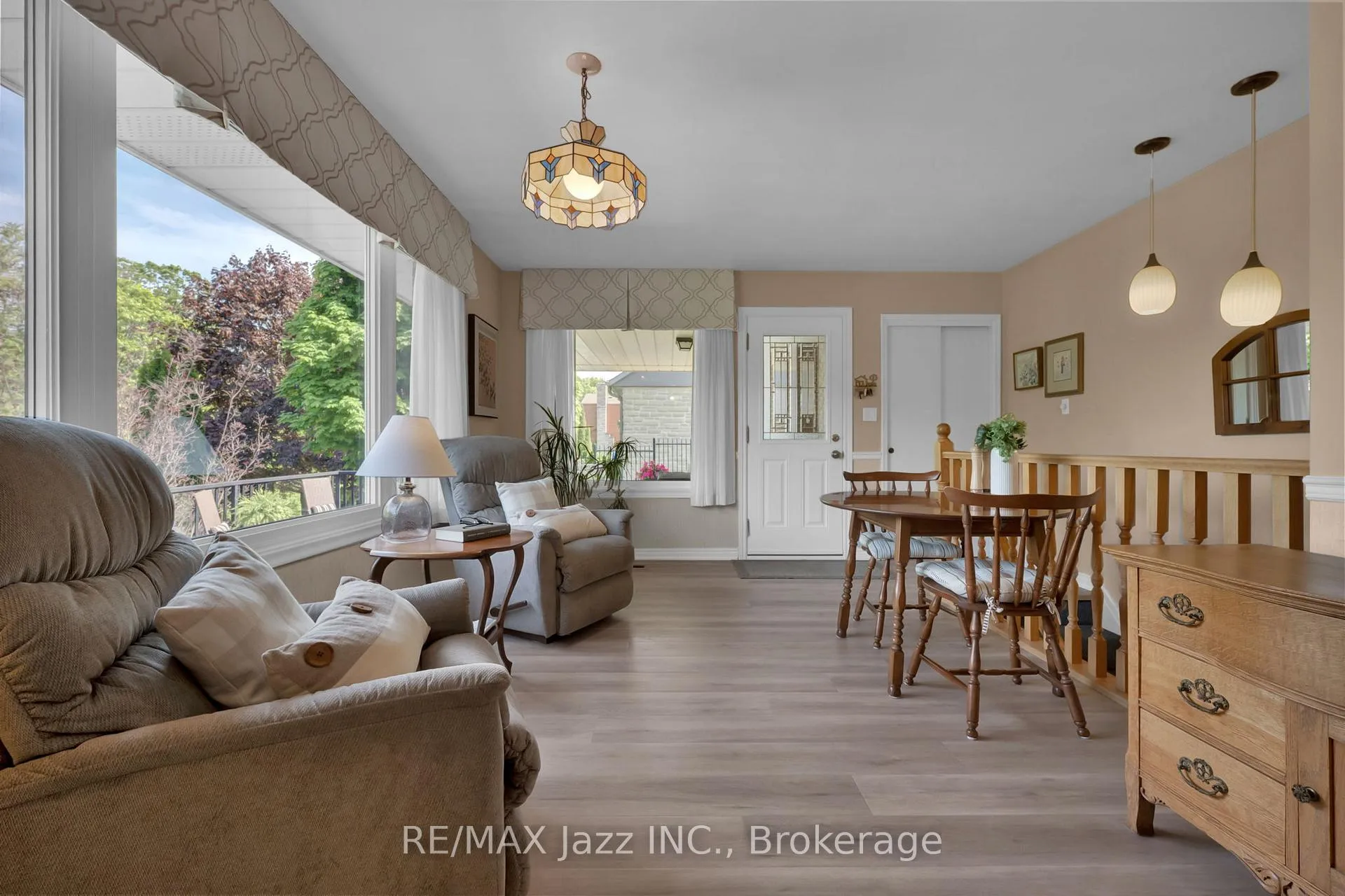 Photo 20 of 961 Swiss Heights, Oshawa, Pinecrest — HOMEH