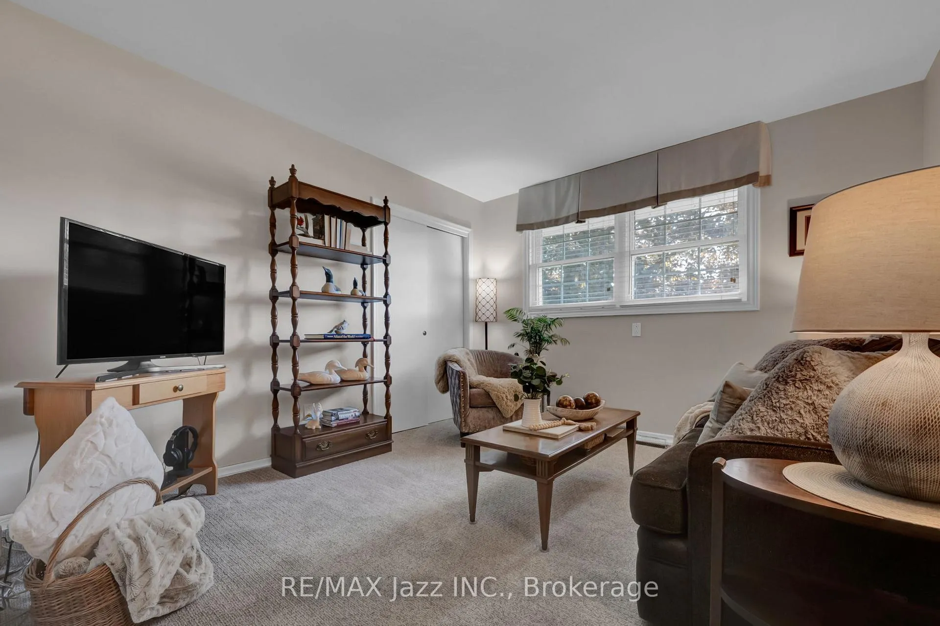 Photo 29 of 961 Swiss Heights, Oshawa, Pinecrest — HOMEH
