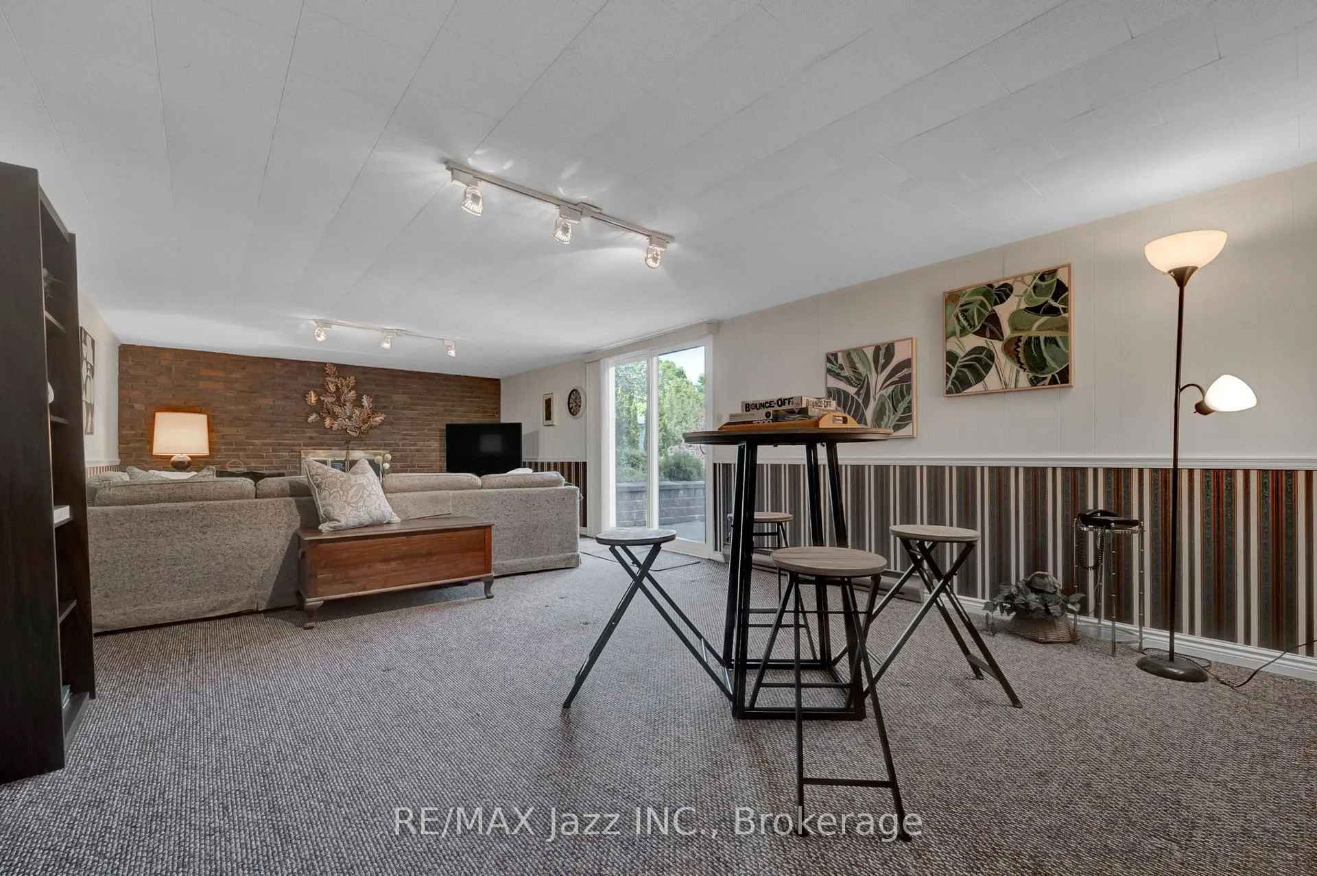 Photo 30 of 961 Swiss Heights, Oshawa, Pinecrest — HOMEH