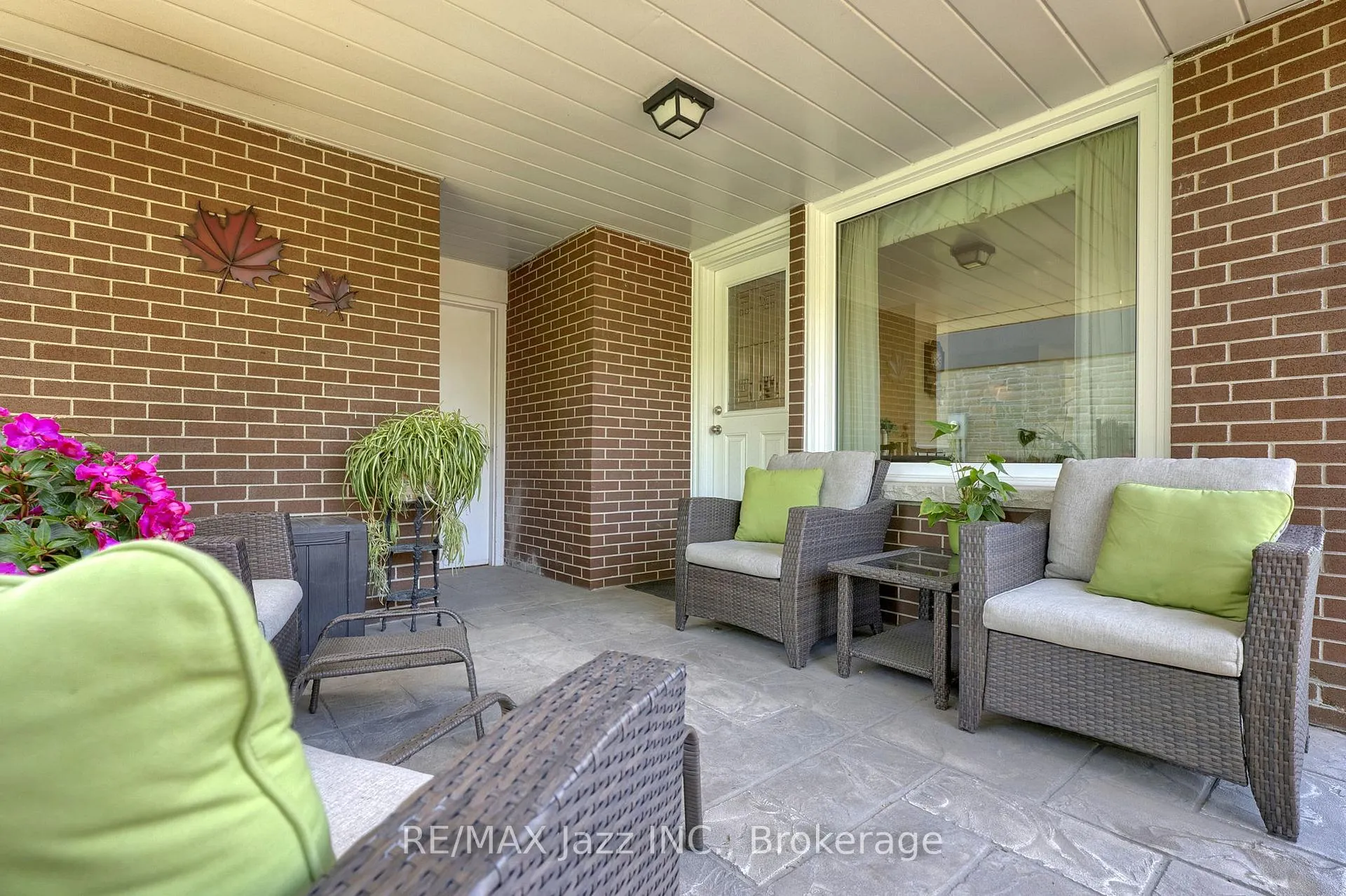 Photo 41 of 961 Swiss Heights, Oshawa, Pinecrest — HOMEH
