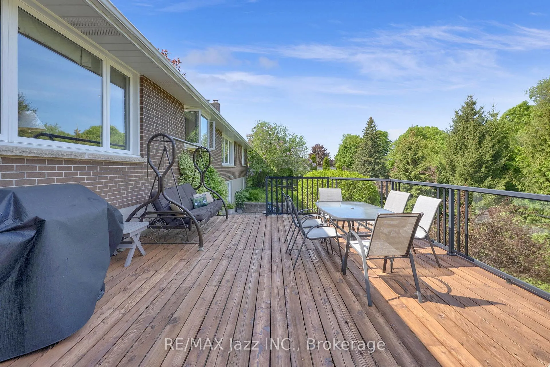 Photo 43 of 961 Swiss Heights, Oshawa, Pinecrest — HOMEH