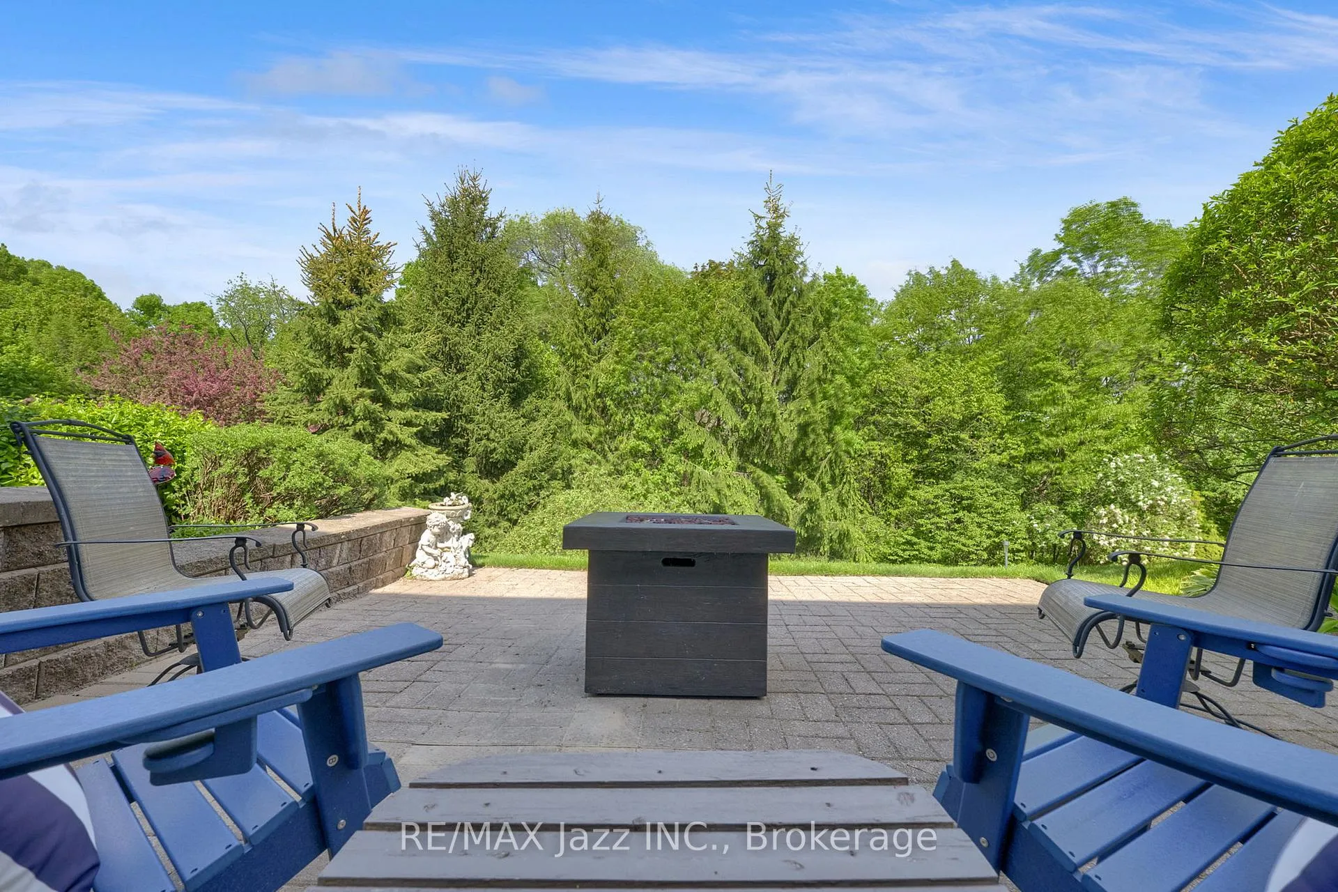 Photo 44 of 961 Swiss Heights, Oshawa, Pinecrest — HOMEH