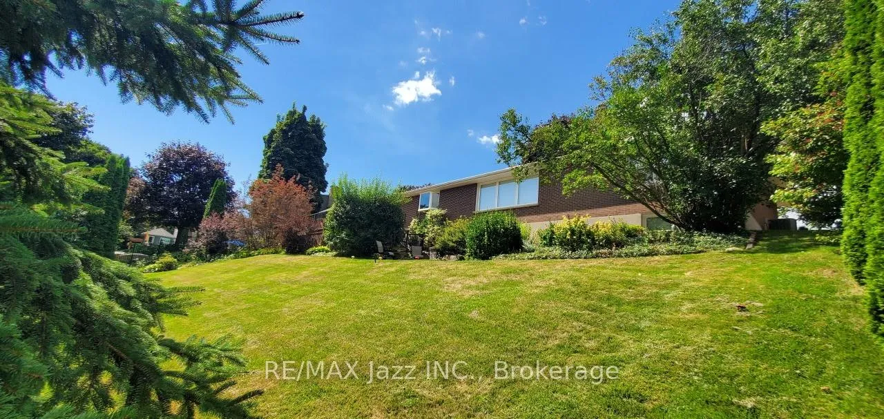 Photo 47 of 961 Swiss Heights, Oshawa, Pinecrest — HOMEH