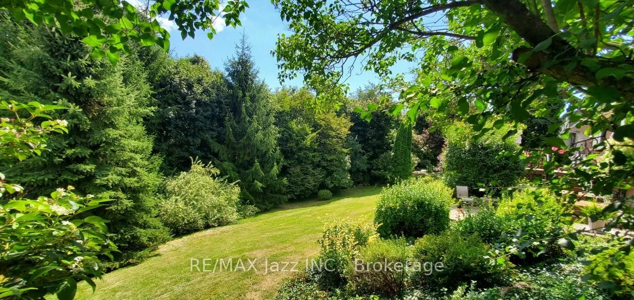Photo 48 of 961 Swiss Heights, Oshawa, Pinecrest — HOMEH