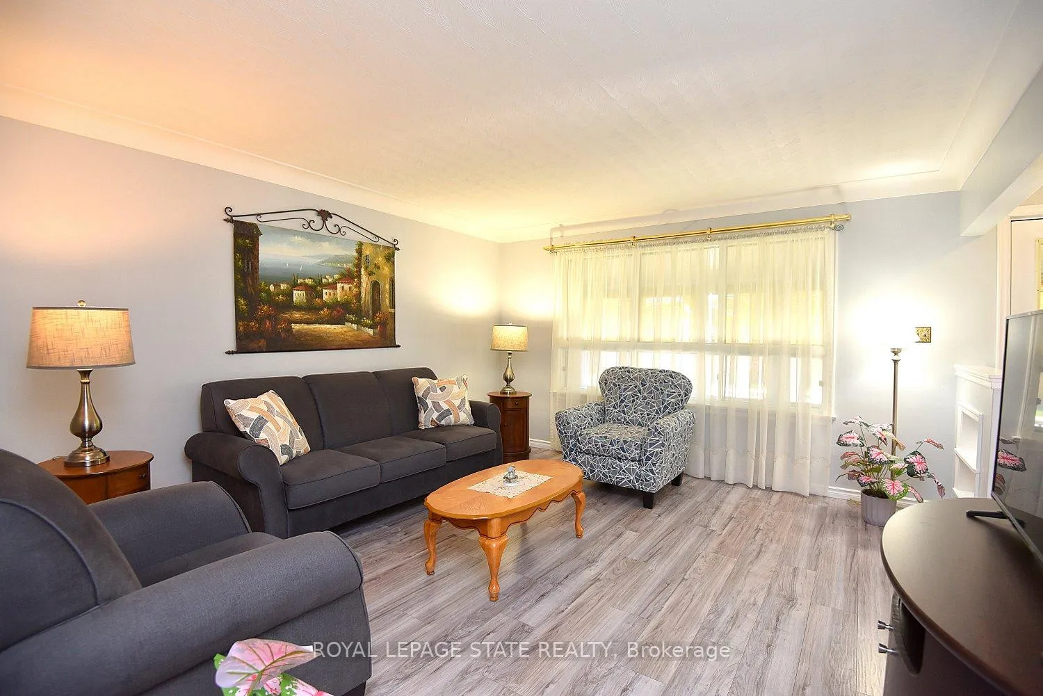 Photo 8 of 10 Alderney Avenue, Hamilton, Hill Park — HOMEH