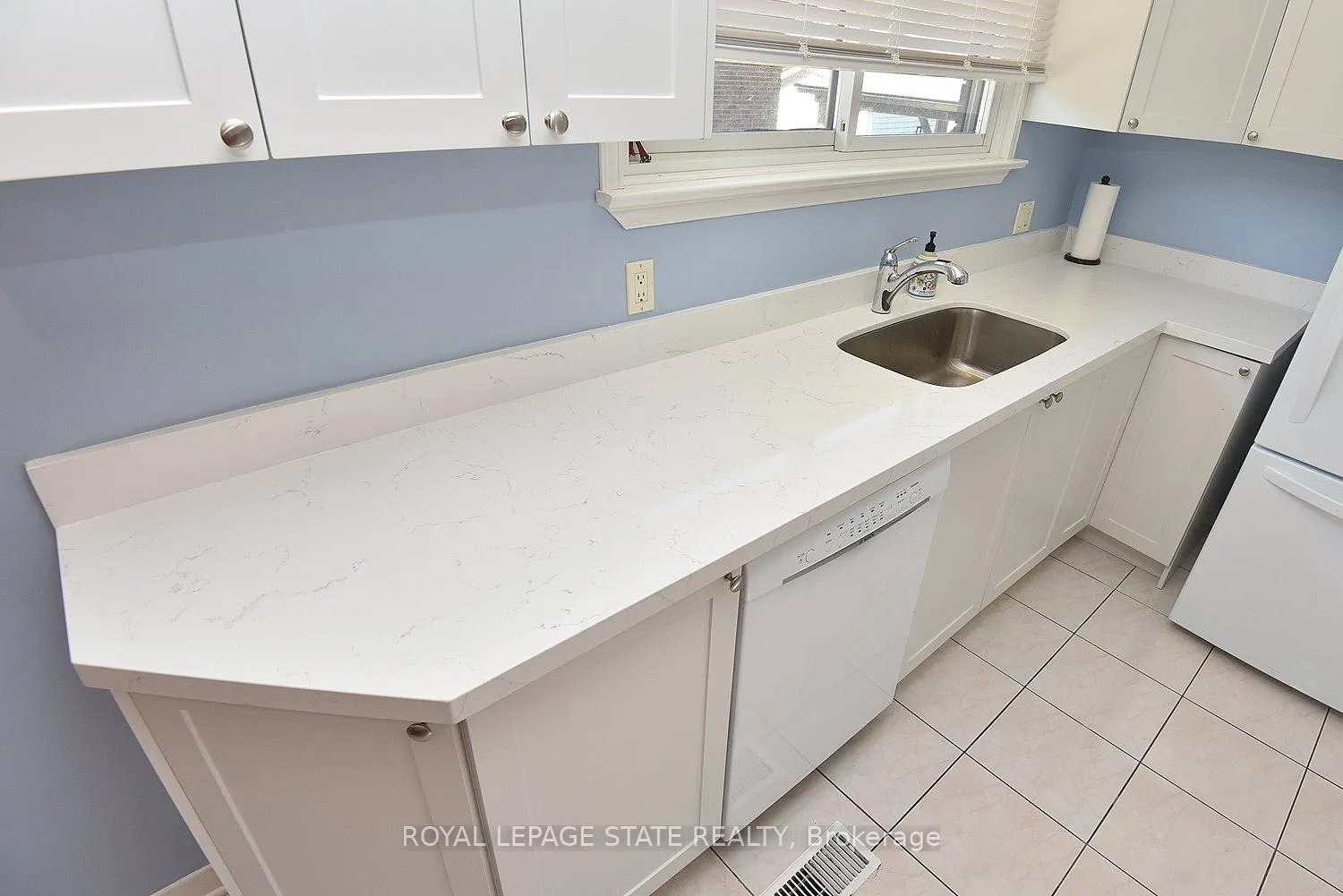 Photo 12 of 10 Alderney Avenue, Hamilton, Hill Park — HOMEH