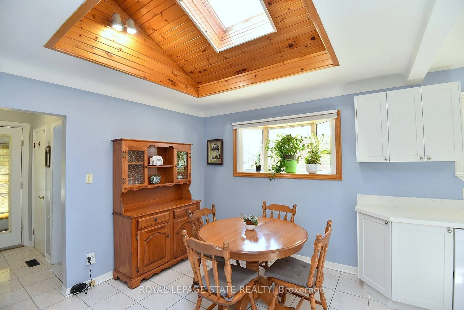 Photo 14 of 10 Alderney Avenue, Hamilton, Hill Park — HOMEH