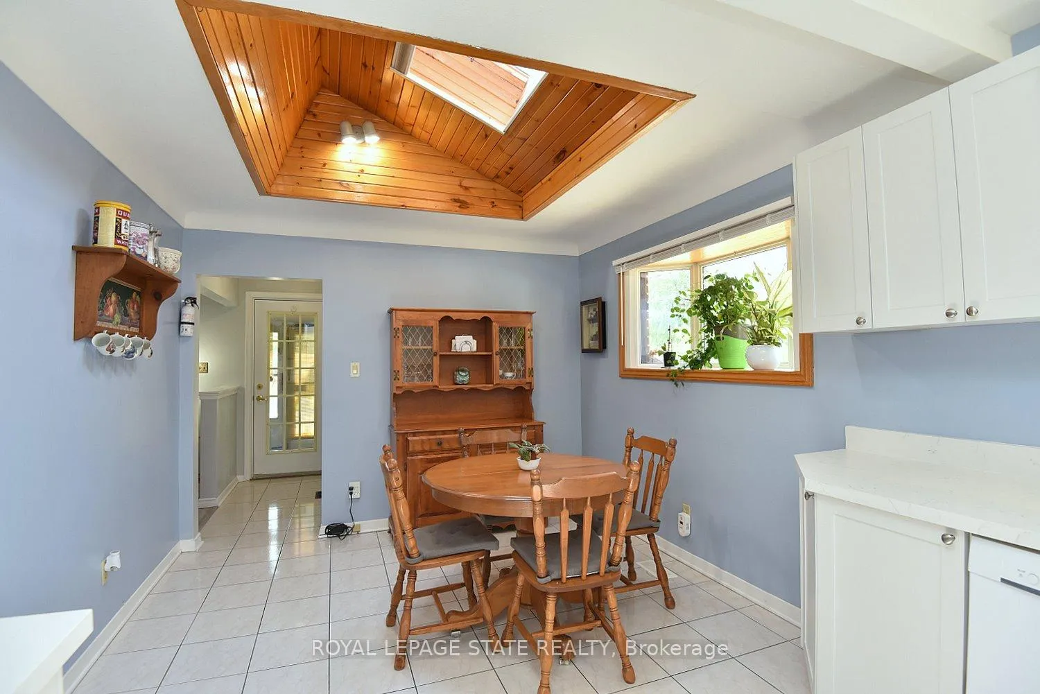 Photo 15 of 10 Alderney Avenue, Hamilton, Hill Park — HOMEH