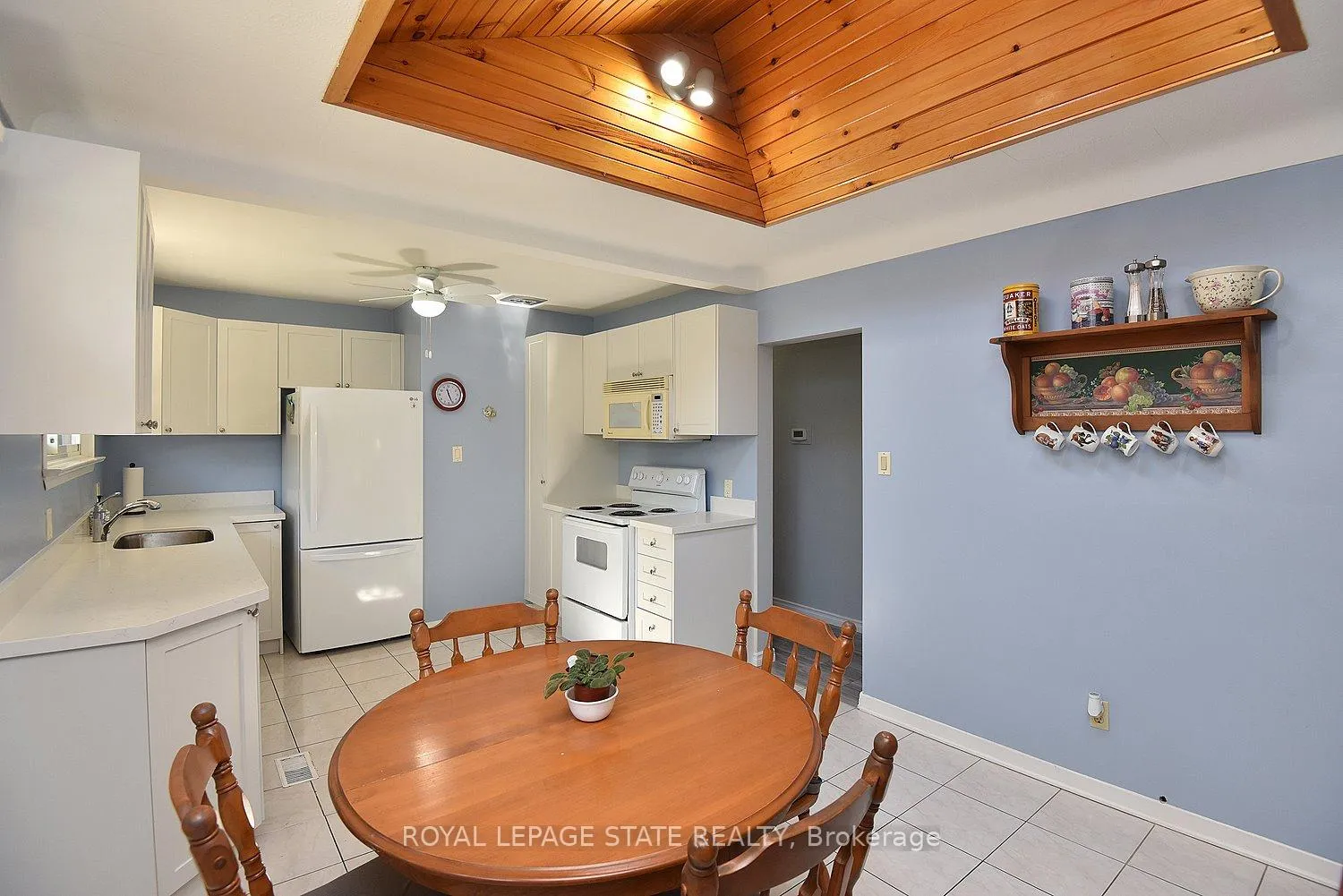 Photo 18 of 10 Alderney Avenue, Hamilton, Hill Park — HOMEH