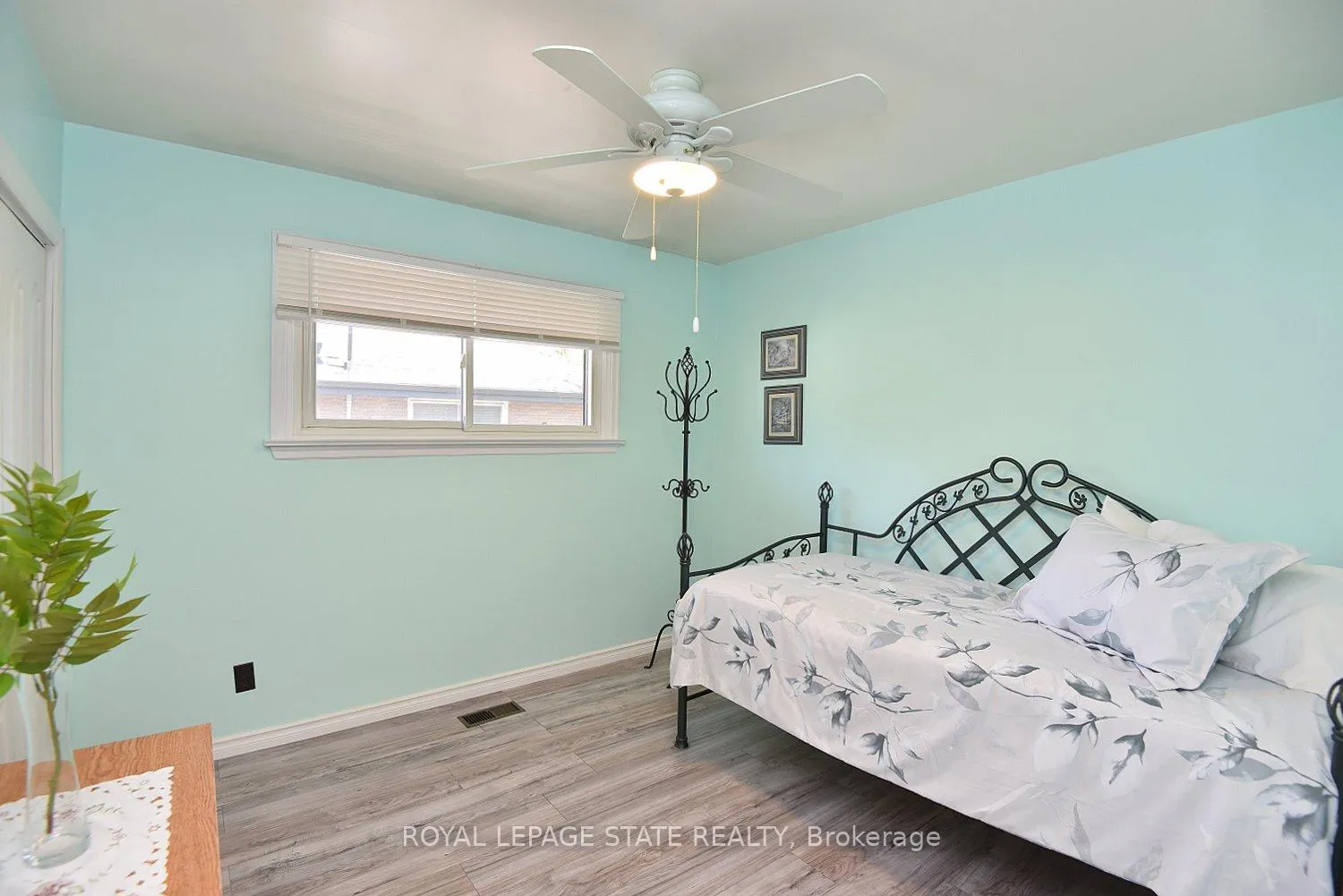 Photo 24 of 10 Alderney Avenue, Hamilton, Hill Park — HOMEH