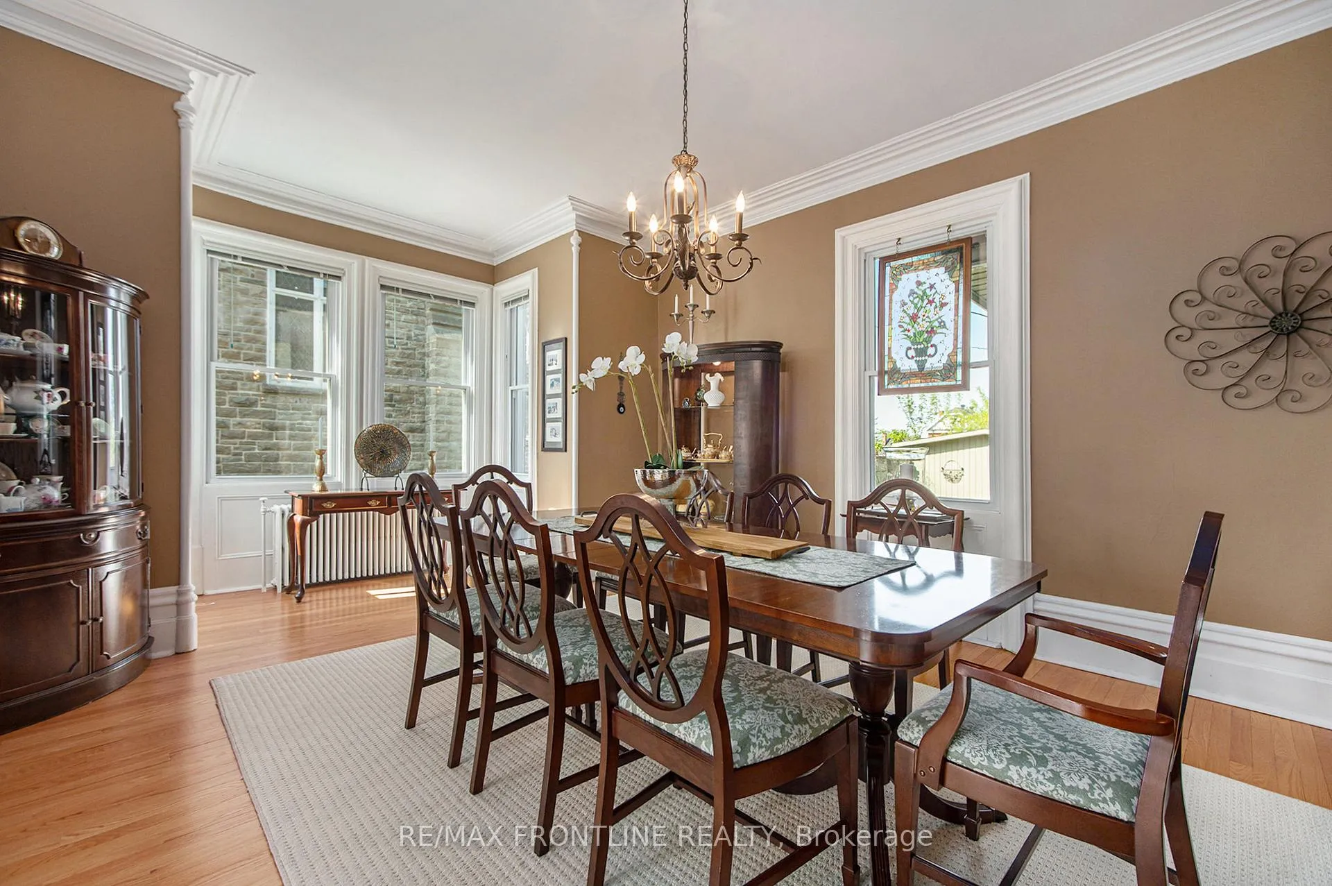 Photo 9 of 2 George Street N, Smiths Falls — HOMEH