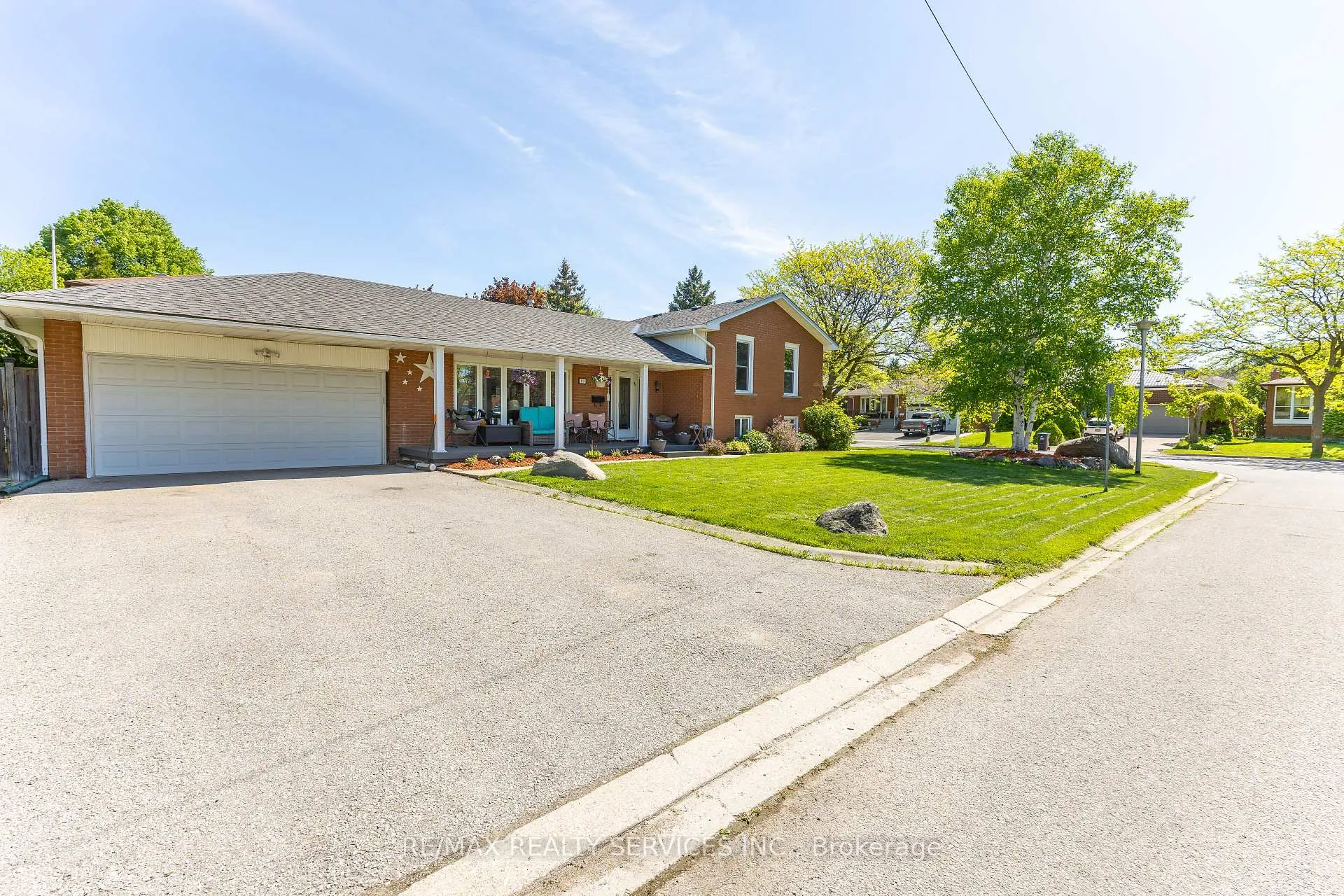Photo 2 of 84 Marchbank Crescent, Brampton, Central Park — HOMEH