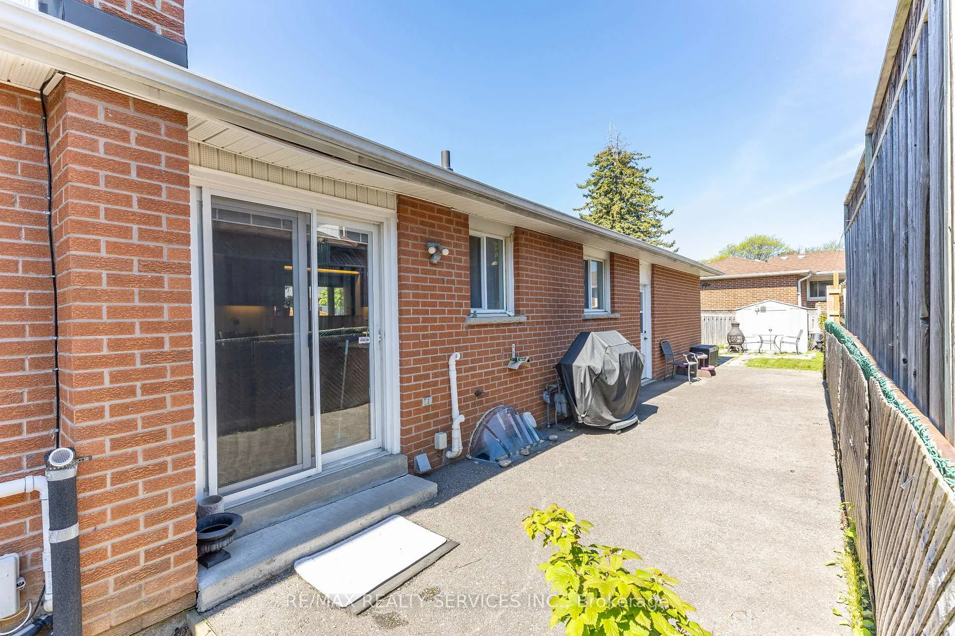 Photo 6 of 84 Marchbank Crescent, Brampton, Central Park — HOMEH