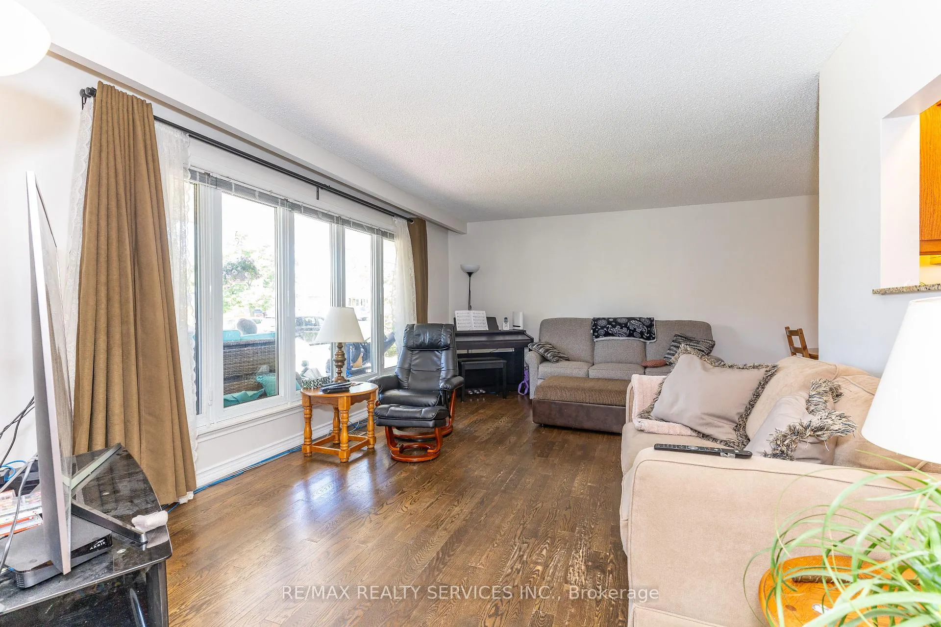 Photo 13 of 84 Marchbank Crescent, Brampton, Central Park — HOMEH