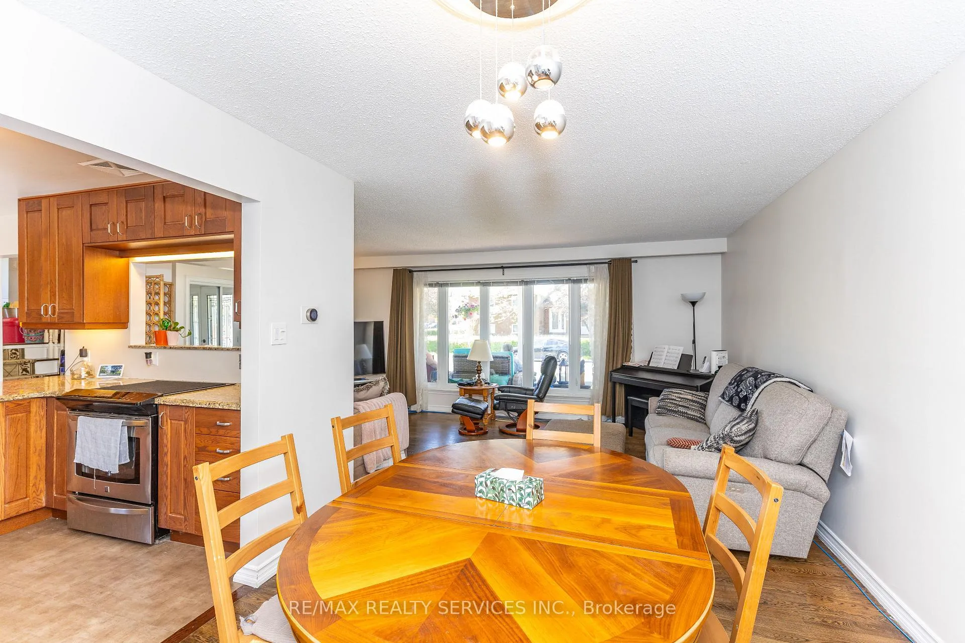 Photo 15 of 84 Marchbank Crescent, Brampton, Central Park — HOMEH