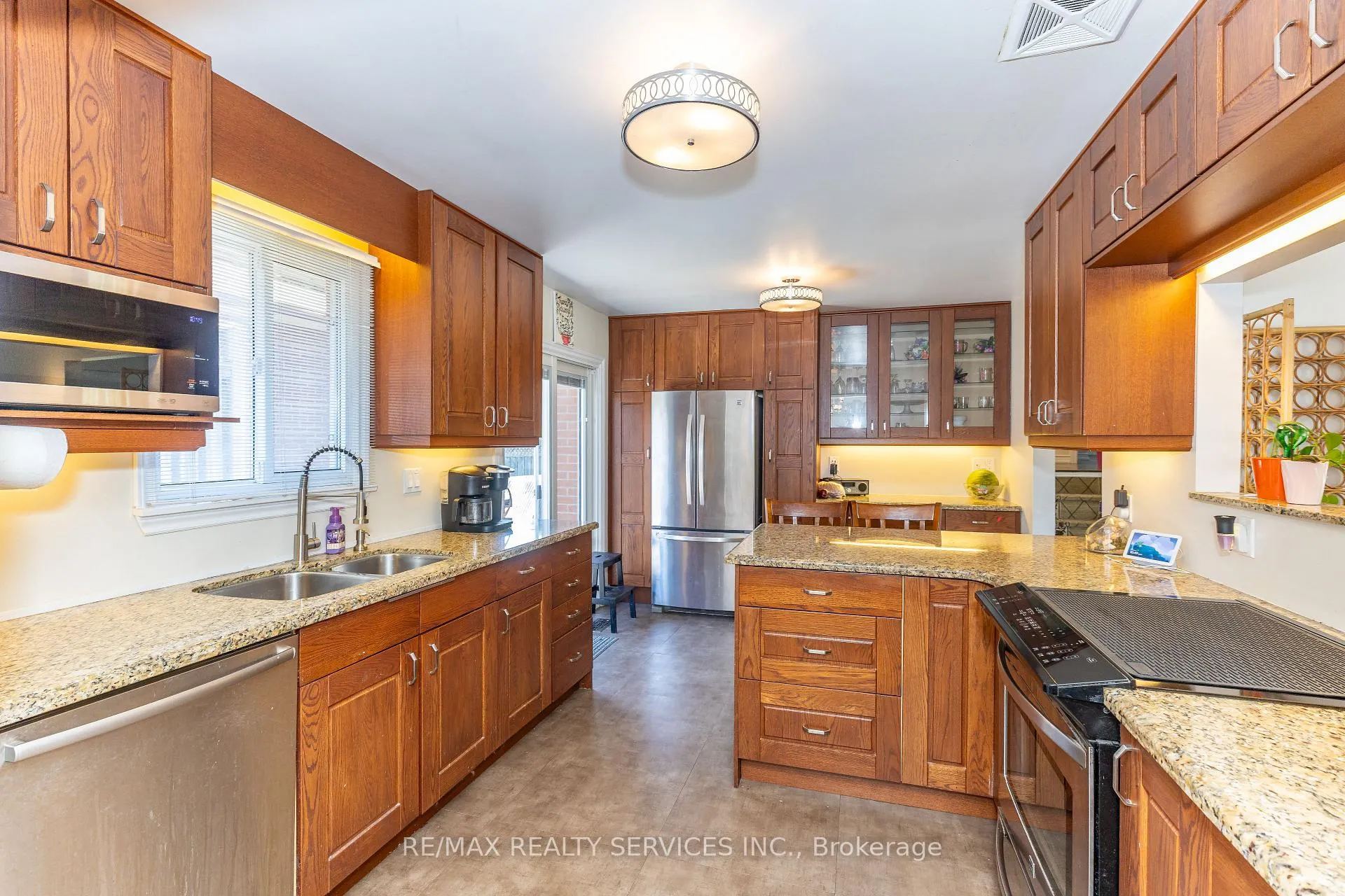 Photo 16 of 84 Marchbank Crescent, Brampton, Central Park — HOMEH