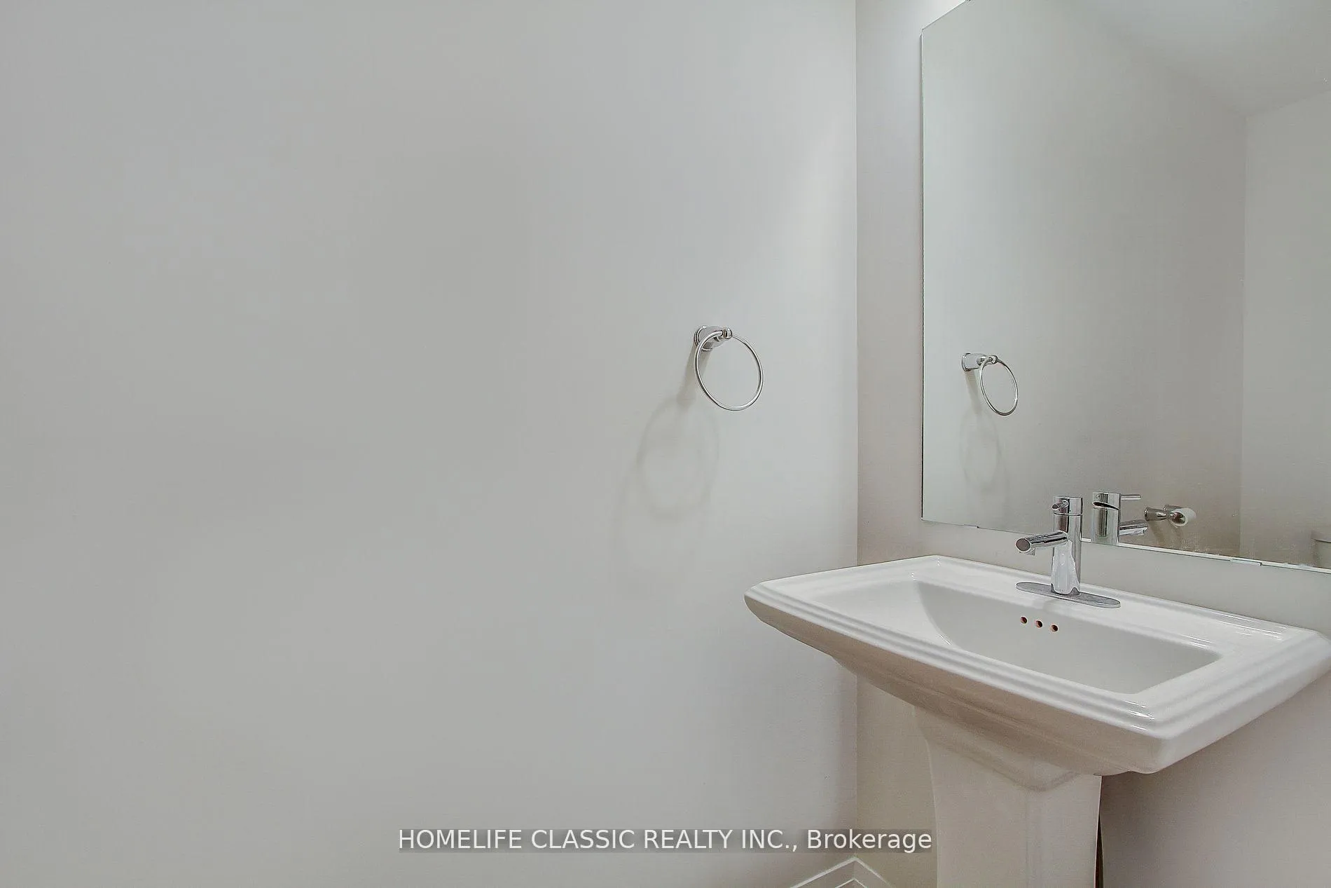 Photo 18 of 103 Greenwich Avenue, Hamilton, Stoney Creek Mountain — HOMEH