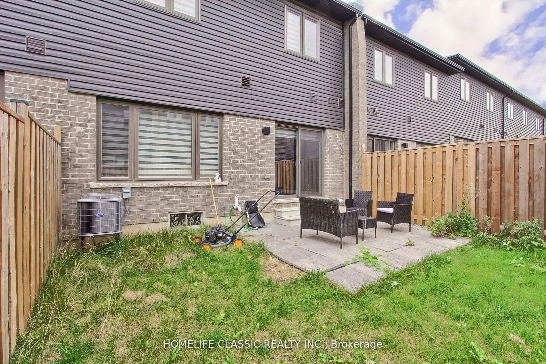 Photo 24 of 103 Greenwich Avenue, Hamilton, Stoney Creek Mountain — HOMEH