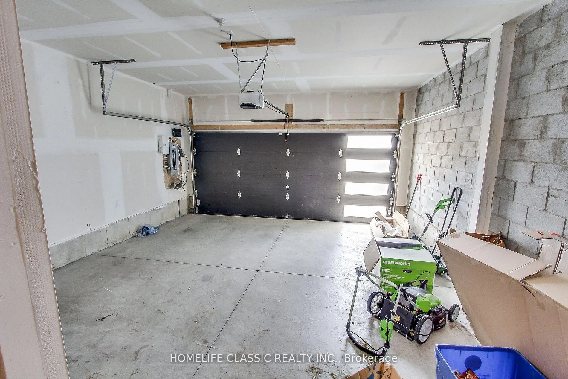 Photo 27 of 103 Greenwich Avenue, Hamilton, Stoney Creek Mountain — HOMEH