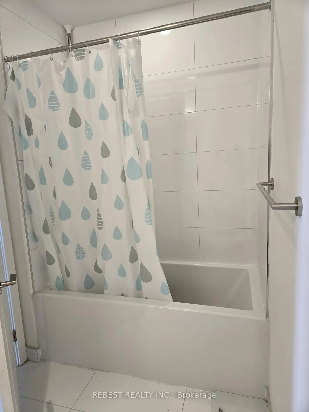 Photo 14 of Unit 5202, 395 Bloor Street E, Toronto, North St. James Town — HOMEH