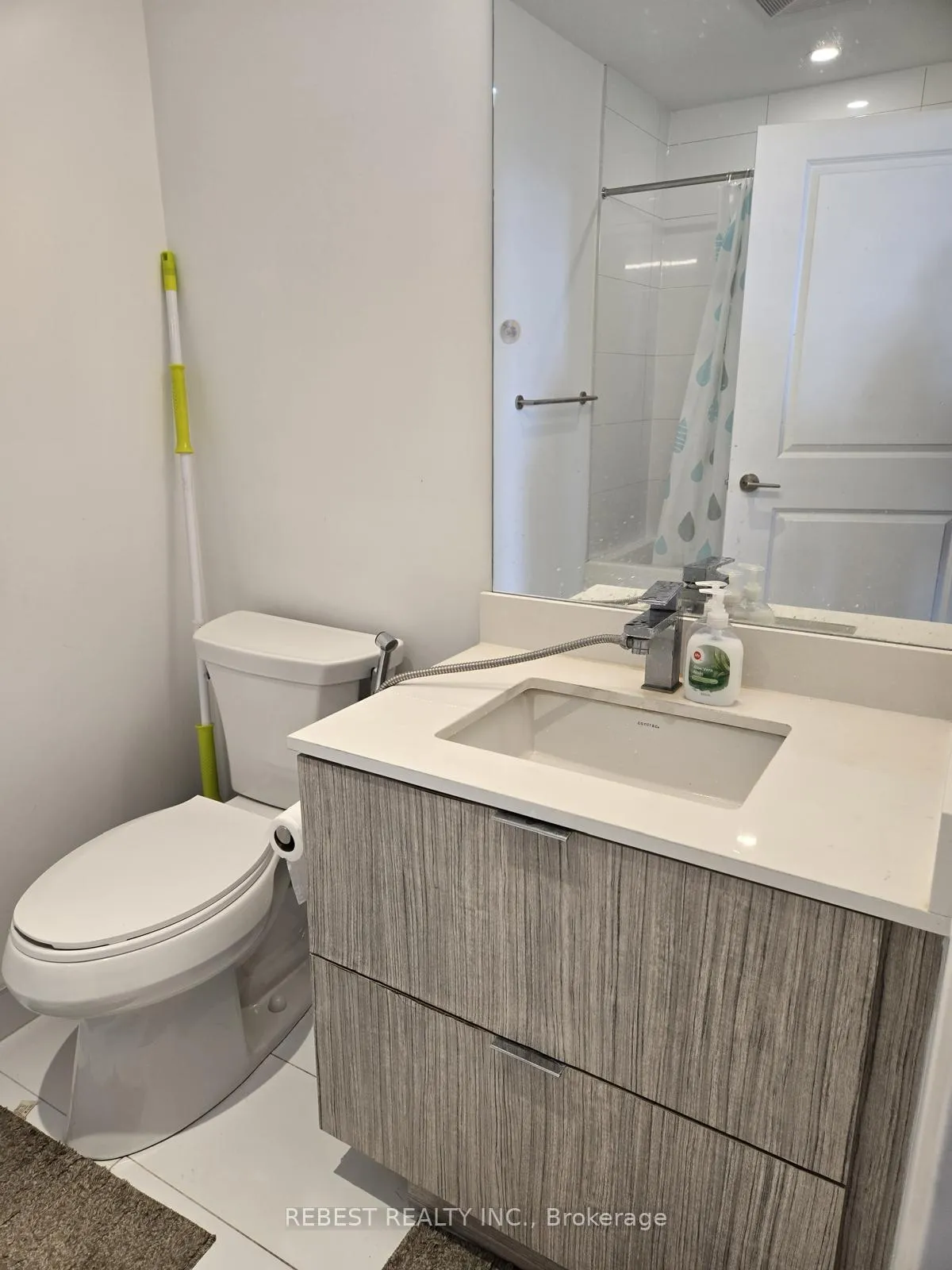 Photo 15 of Unit 5202, 395 Bloor Street E, Toronto, North St. James Town — HOMEH