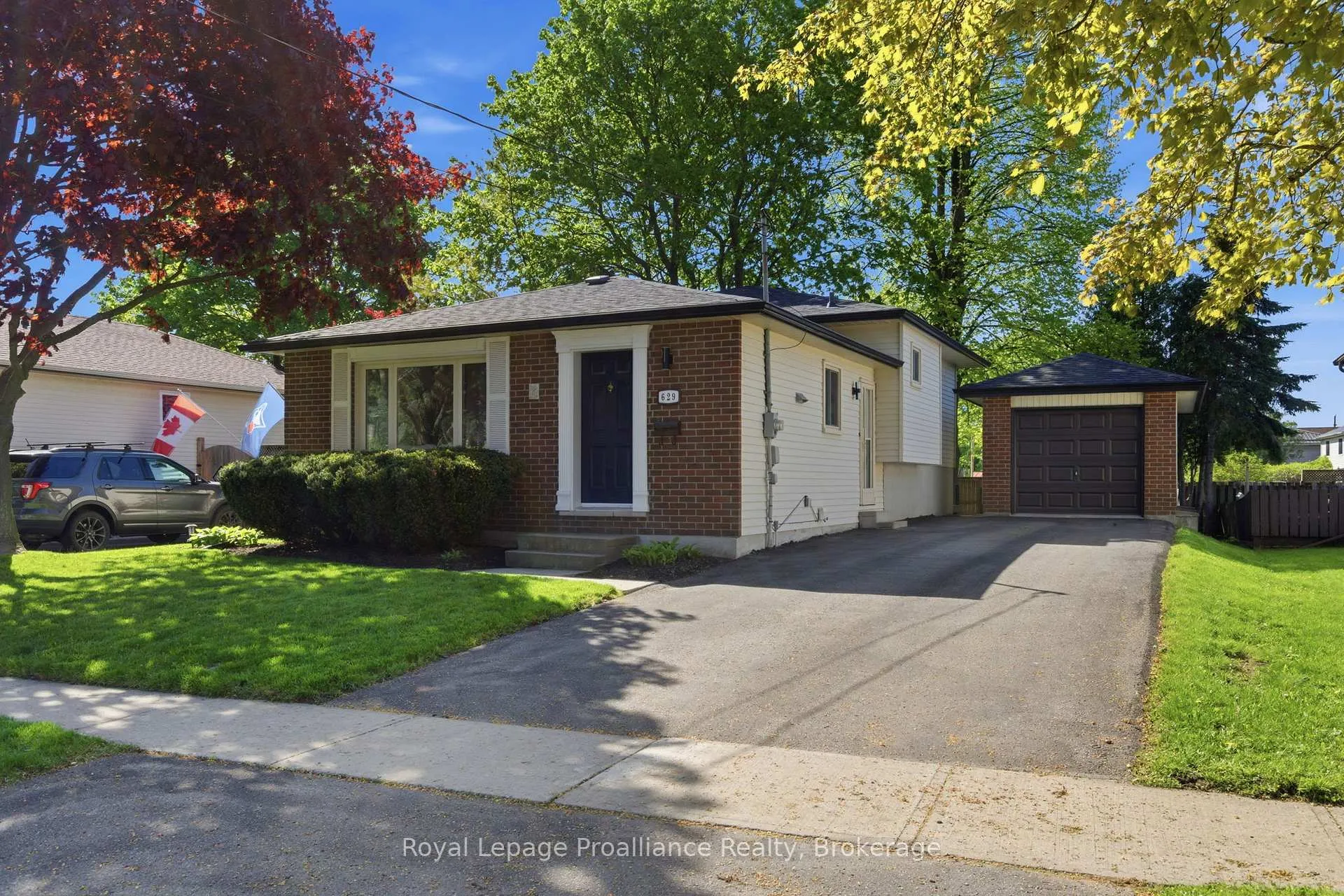 Photo 2 of 629 Mackechnie Crescent, Cobourg — HOMEH