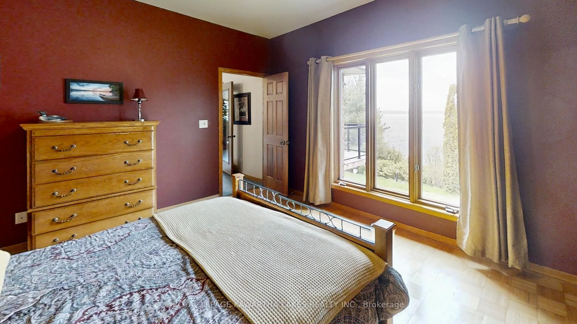 Photo 10 of 21 Emerald Street, Kawartha Lakes, Fenelon — HOMEH