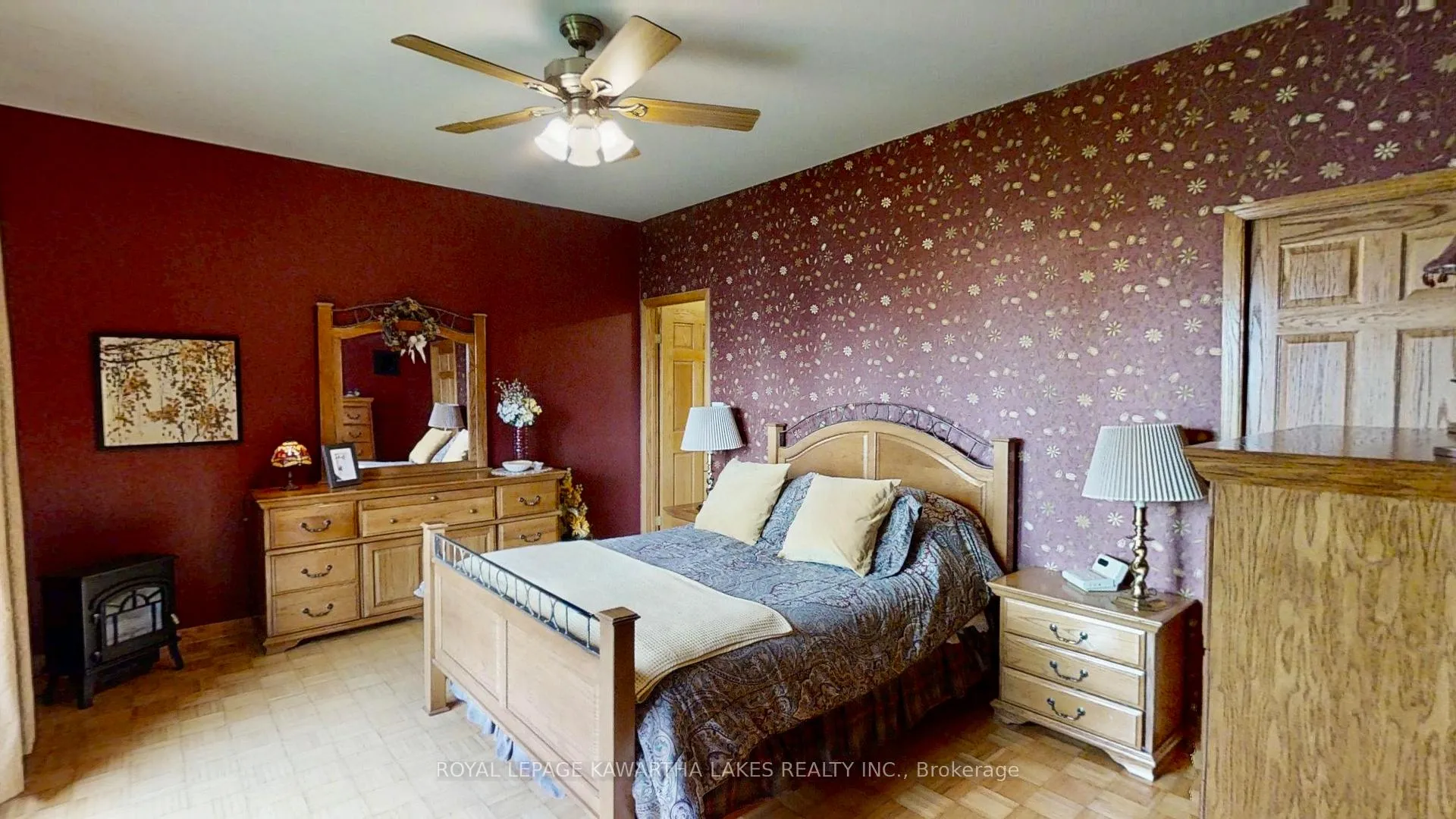 Photo 11 of 21 Emerald Street, Kawartha Lakes, Fenelon — HOMEH