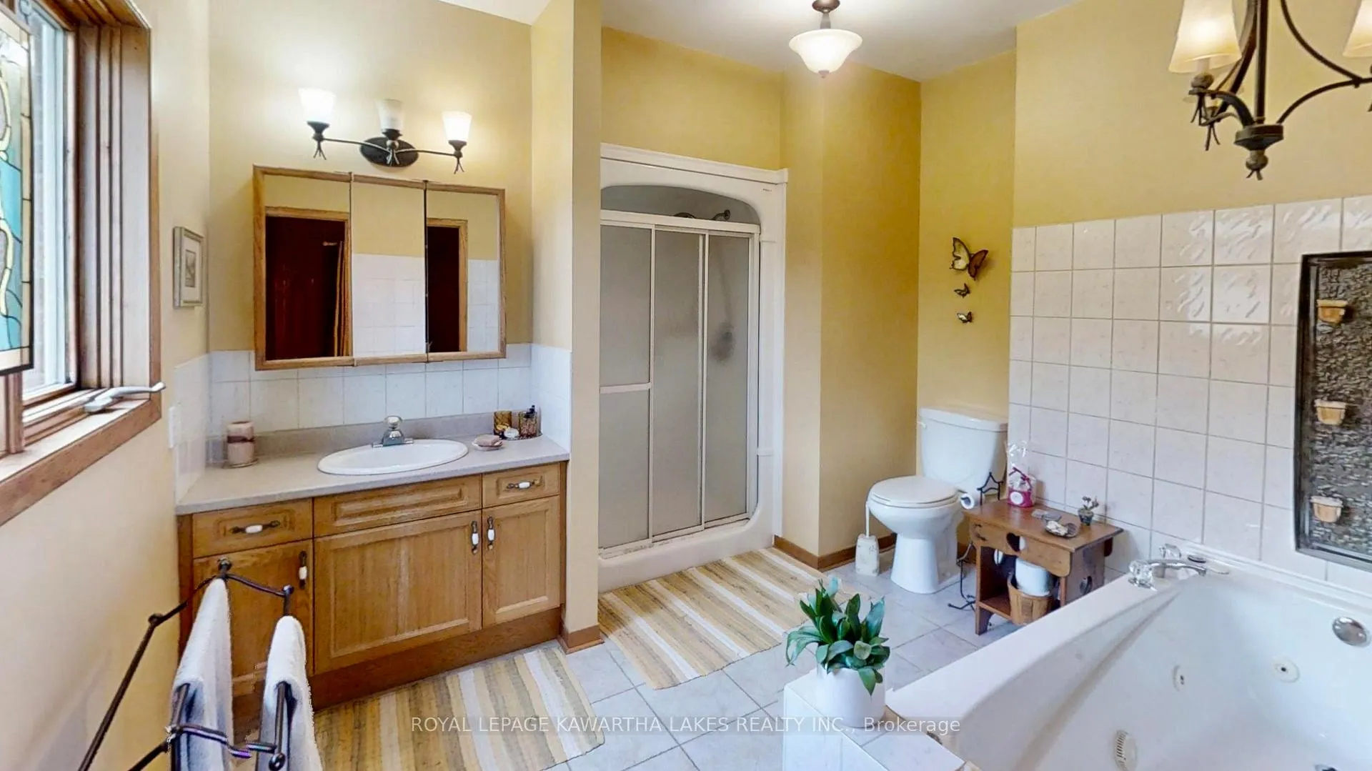 Photo 12 of 21 Emerald Street, Kawartha Lakes, Fenelon — HOMEH