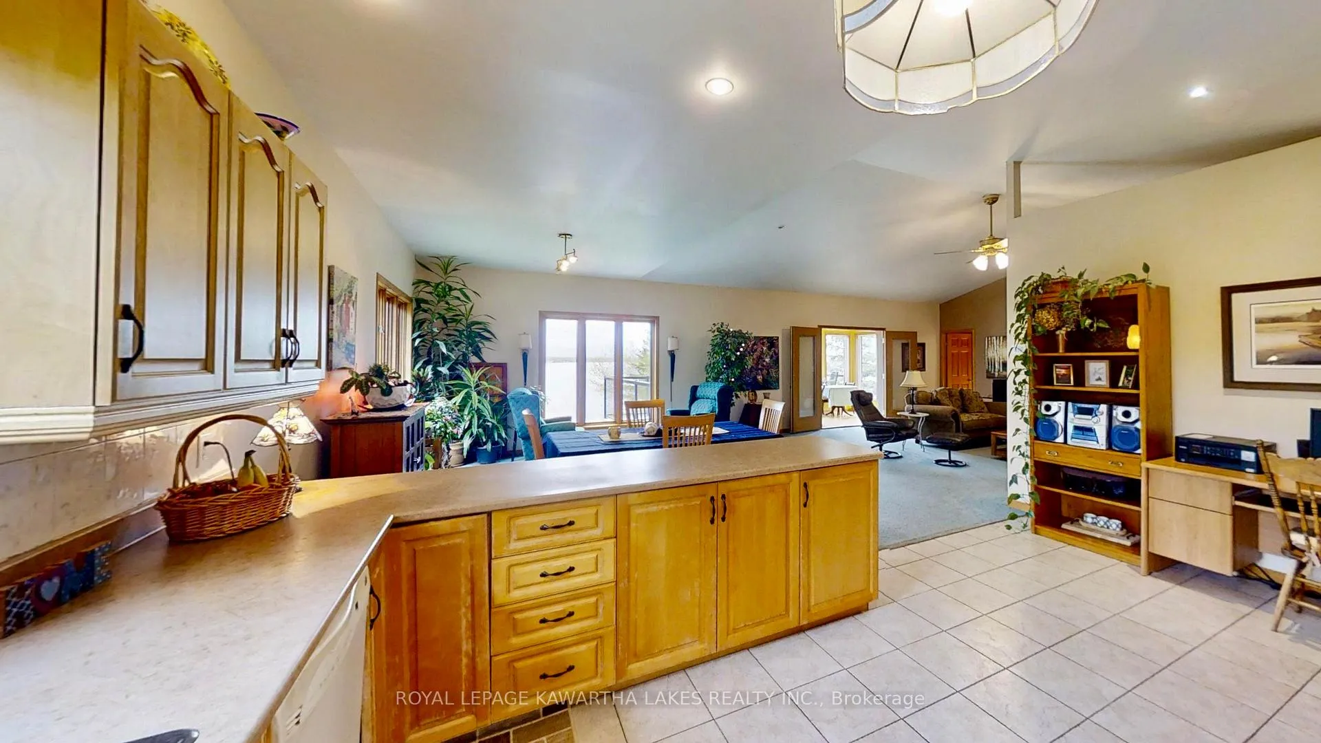 Photo 19 of 21 Emerald Street, Kawartha Lakes, Fenelon — HOMEH