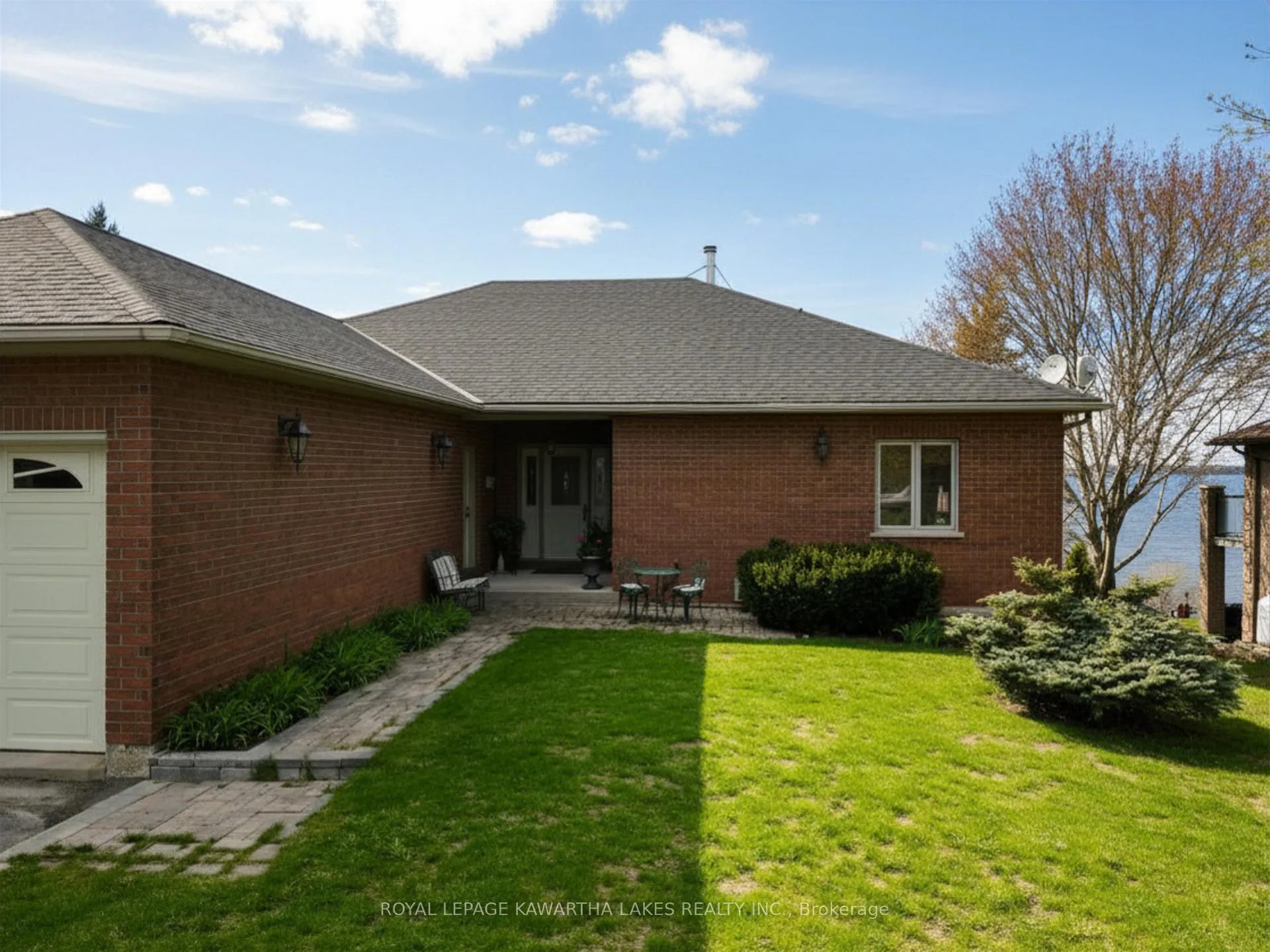 Photo 46 of 21 Emerald Street, Kawartha Lakes, Fenelon — HOMEH