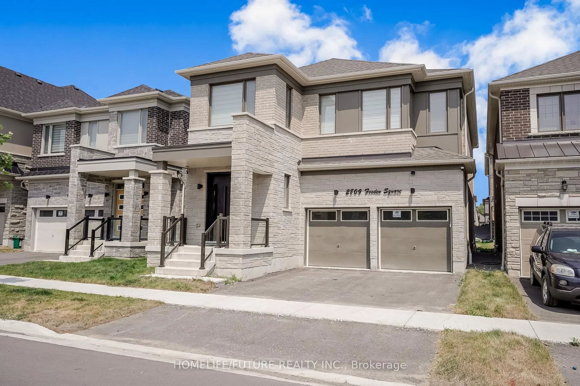 Photo 2 of 2809 Foxden Square, Pickering, Rural Pickering — HOMEH