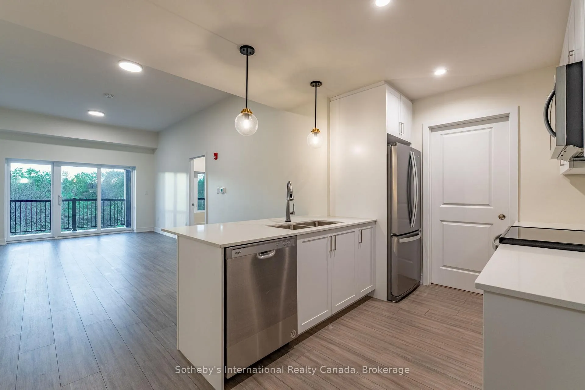 Photo 1 of Unit 416, 121 Mary Street, Clearview, Creemore — HOMEH