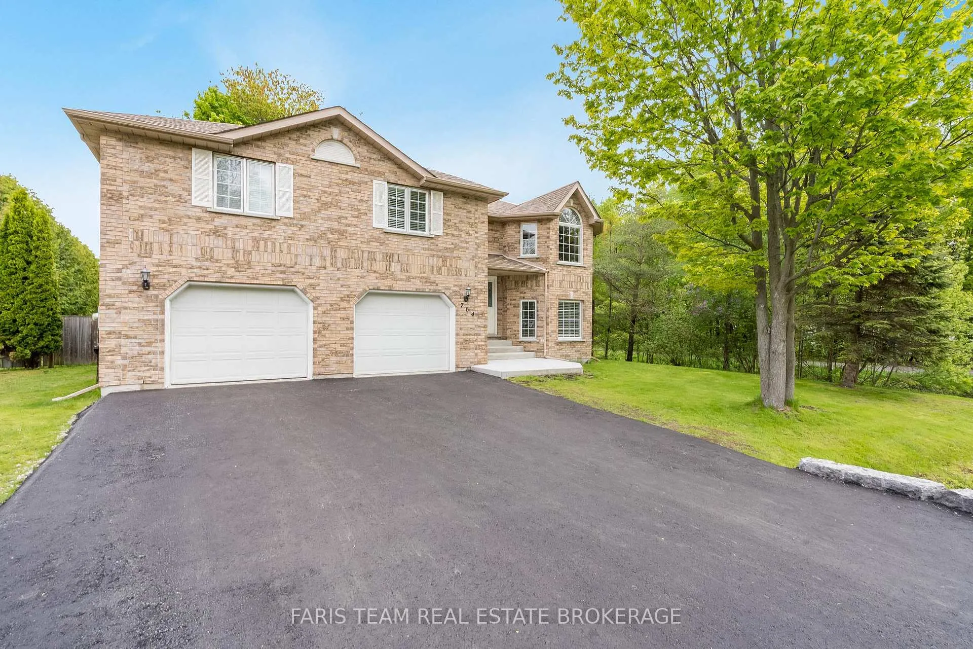 Photo 3 of 704 Trinity Street, Innisfil, Alcona — HOMEH