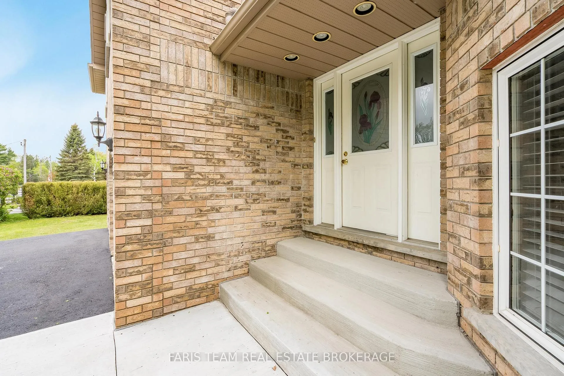 Photo 4 of 704 Trinity Street, Innisfil, Alcona — HOMEH