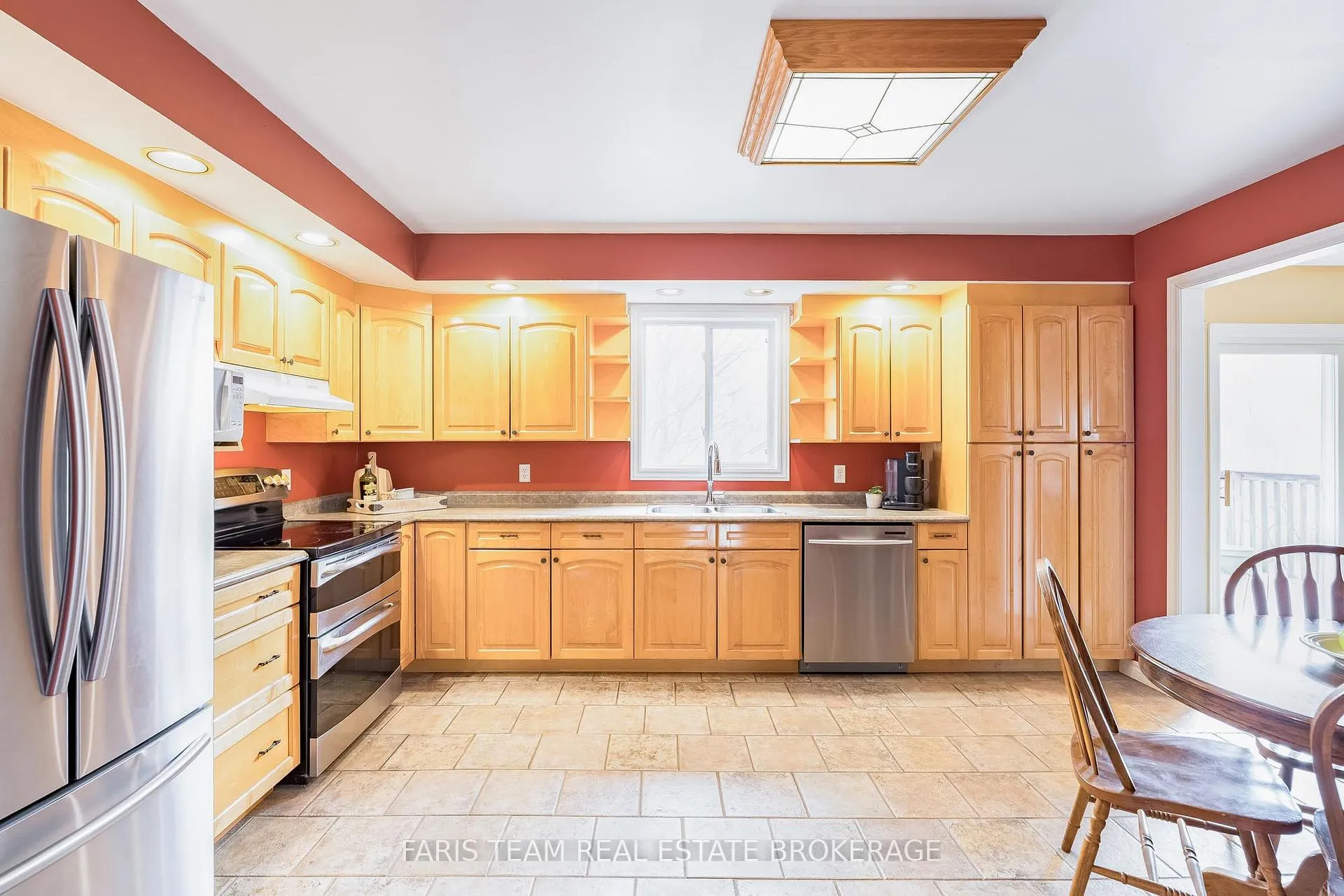 Photo 6 of 704 Trinity Street, Innisfil, Alcona — HOMEH