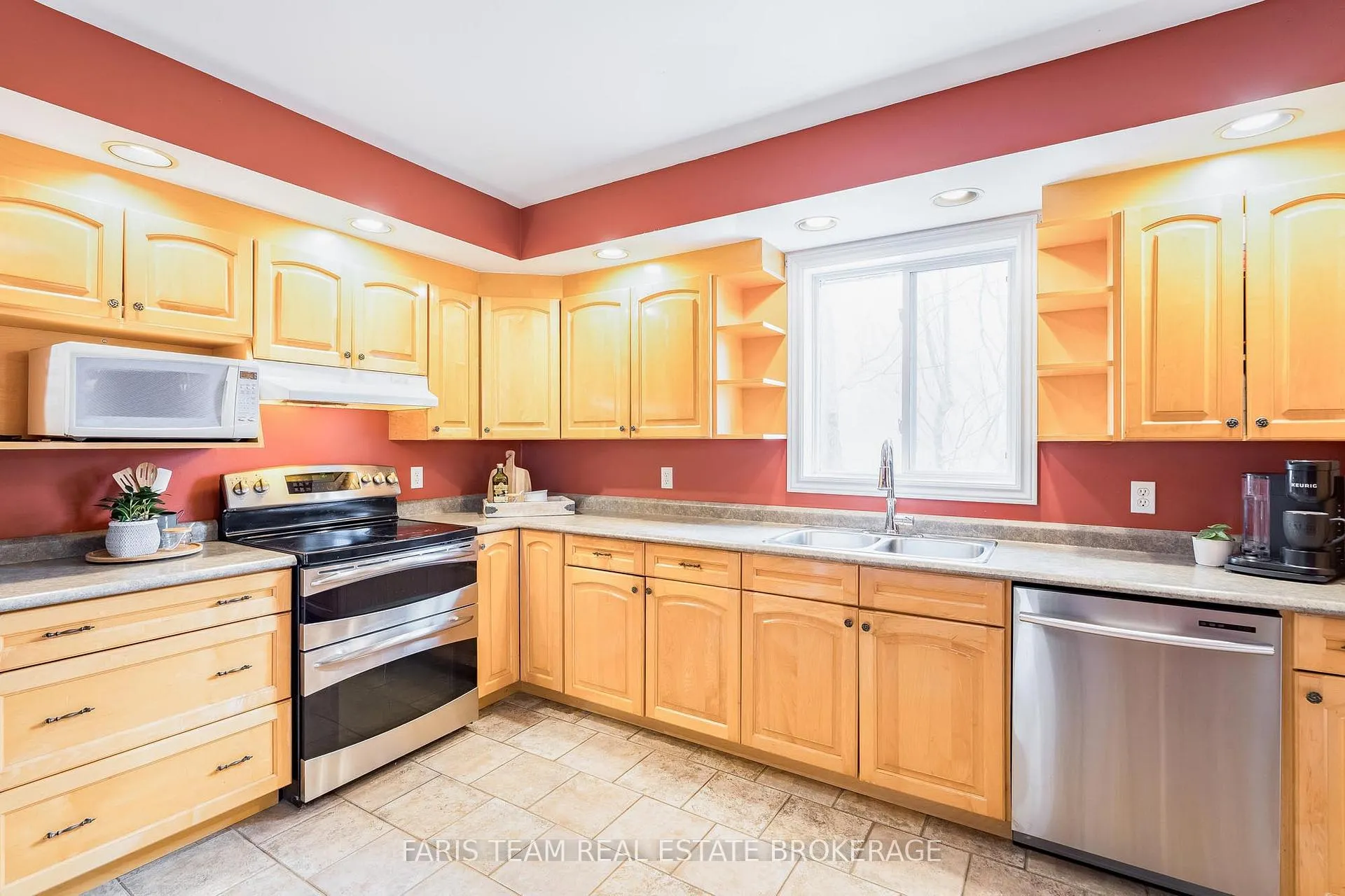 Photo 7 of 704 Trinity Street, Innisfil, Alcona — HOMEH