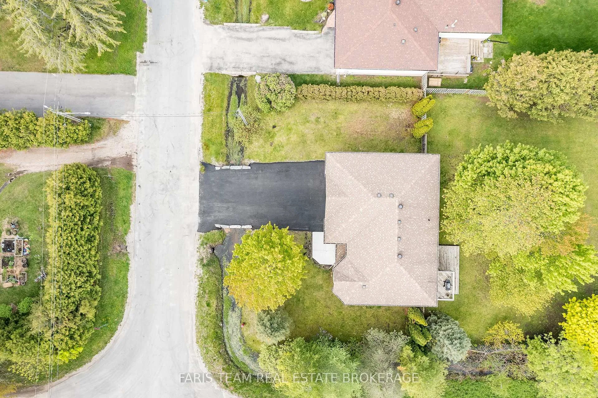 Photo 40 of 704 Trinity Street, Innisfil, Alcona — HOMEH
