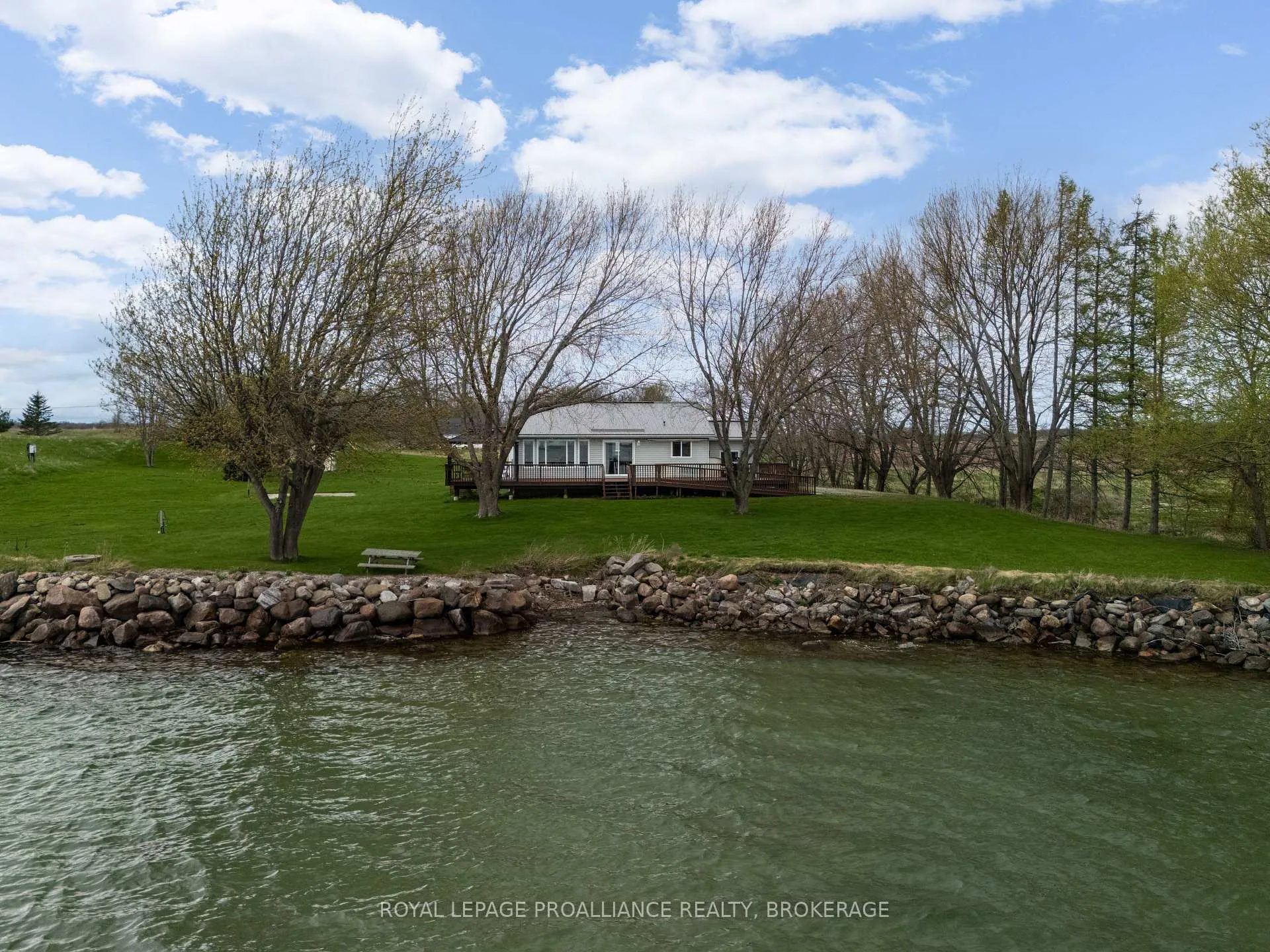 Photo 1 of 4205 Highway 96, Frontenac Islands, The Islands — HOMEH