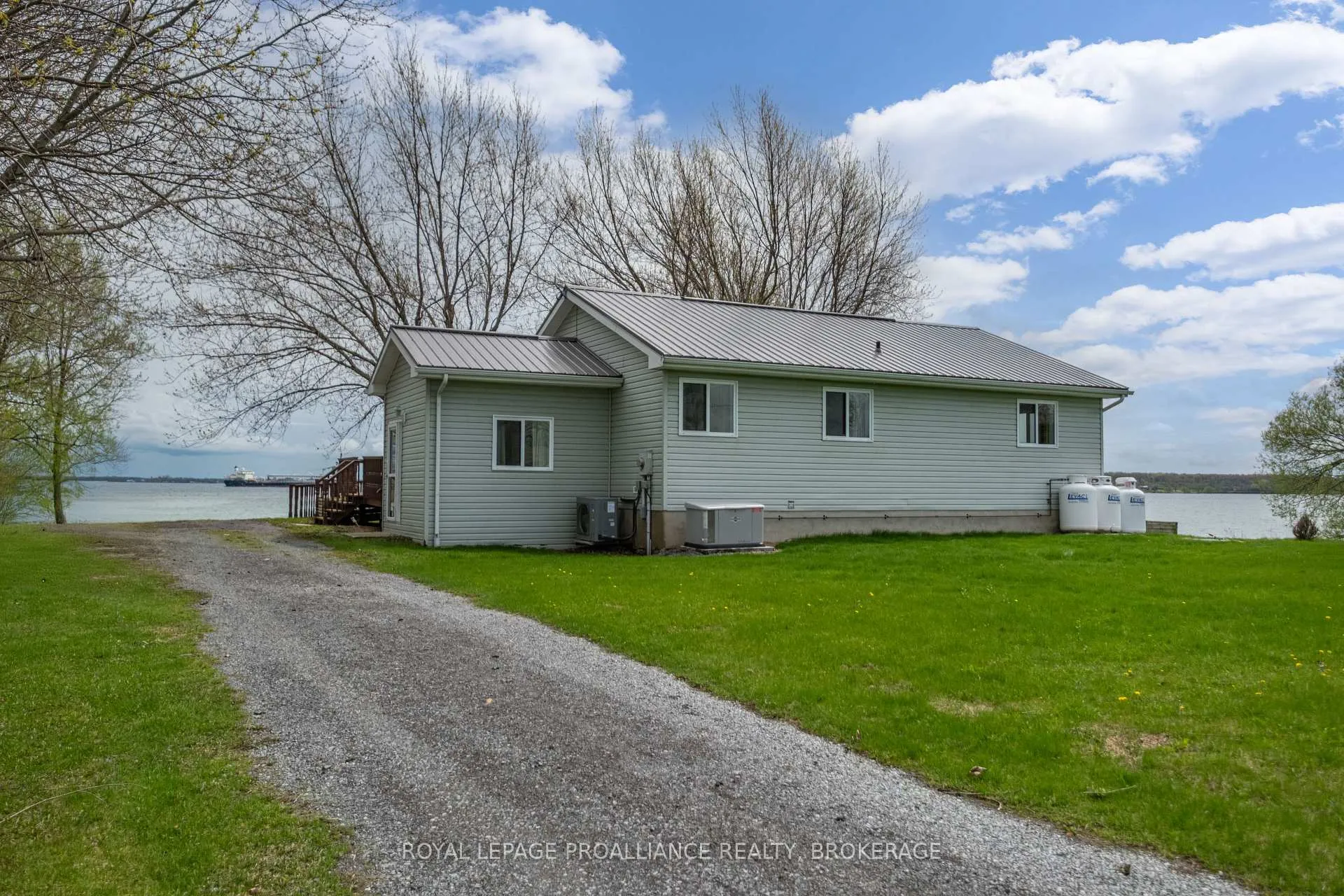 Photo 3 of 4205 Highway 96, Frontenac Islands, The Islands — HOMEH