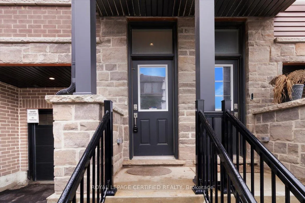 Photo 3 of Unit 25, 61 Soho Street, Hamilton, Stoney Creek Mountain — HOMEH