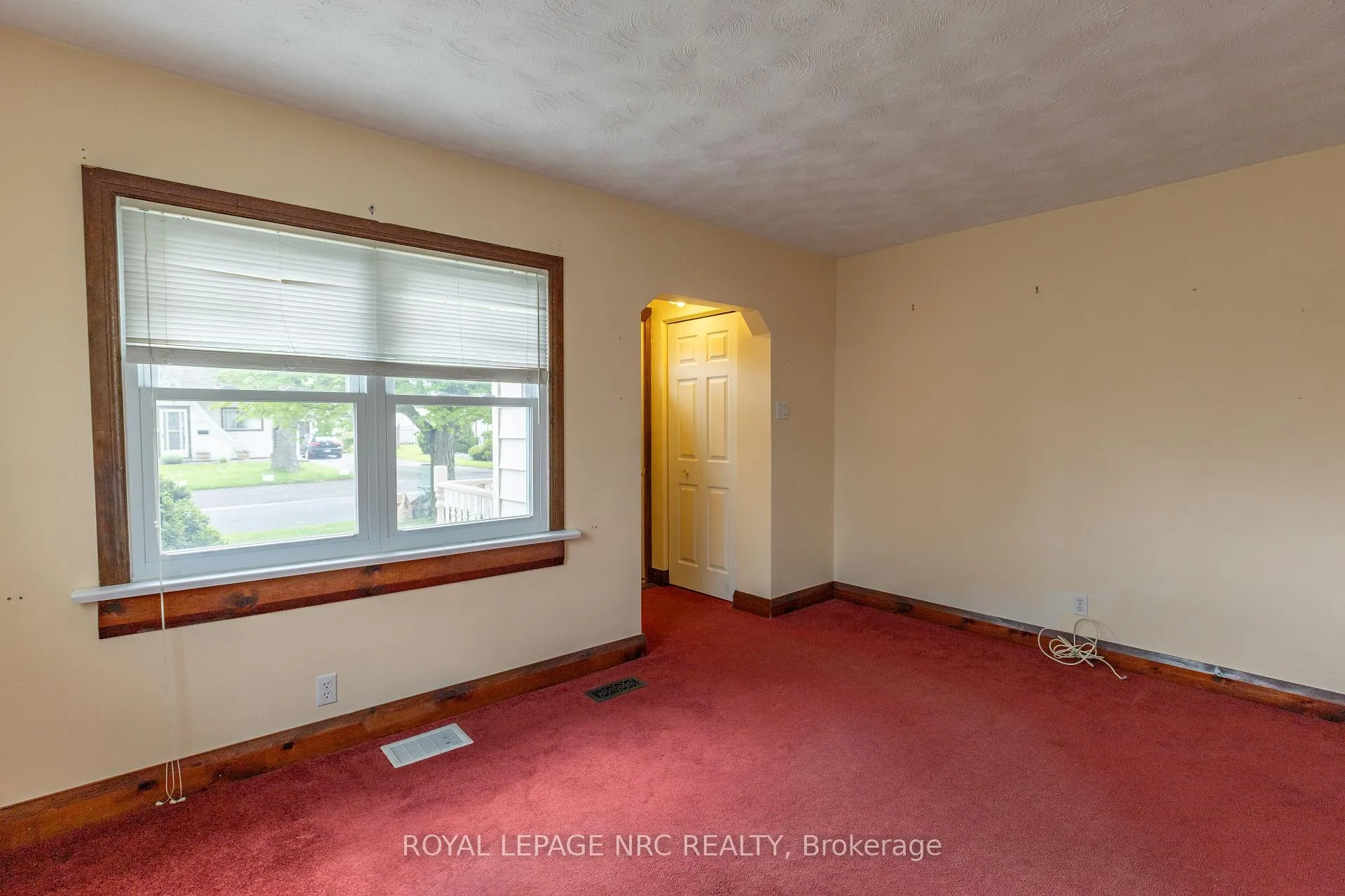 Photo 13 of 155 Knoll Street, Port Colborne, Main Street — HOMEH