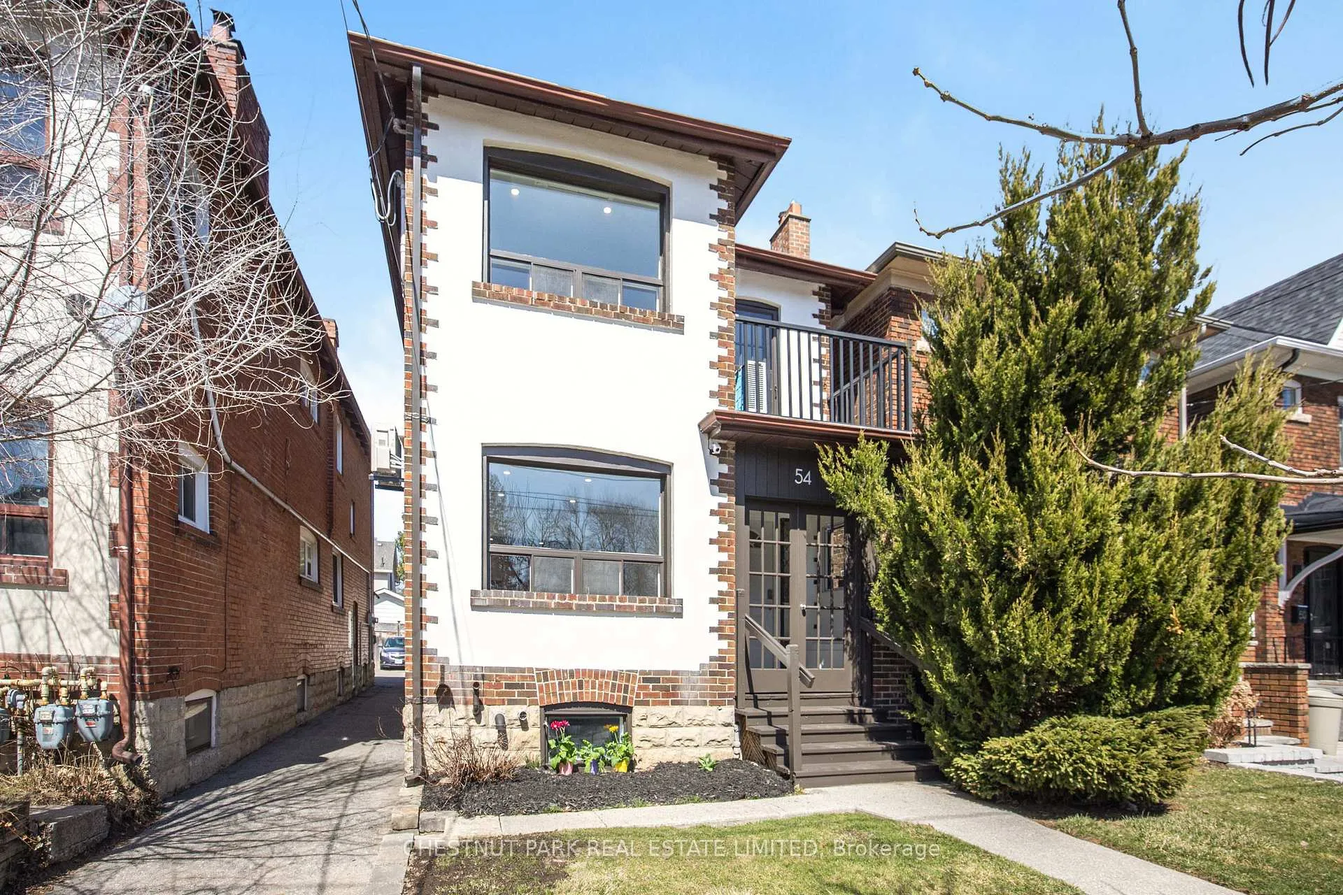 Photo 3 of Unit Upper, 54 Mcnairn Avenue, Toronto, Bedford Park-Nortown — HOMEH