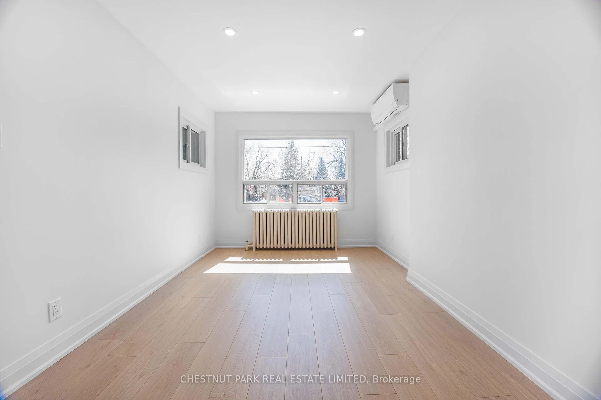Photo 6 of Unit Upper, 54 Mcnairn Avenue, Toronto, Bedford Park-Nortown — HOMEH