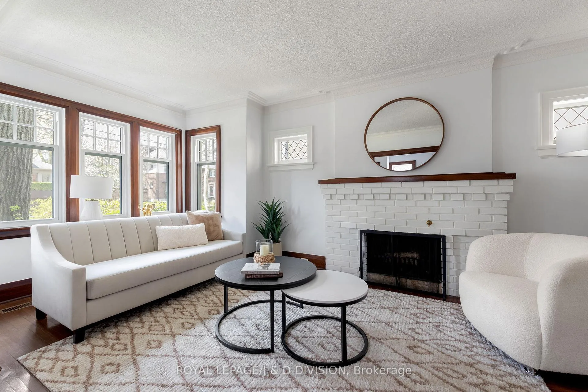 Photo 5 of 183 Hudson Drive, Toronto, Rosedale-Moore Park — HOMEH