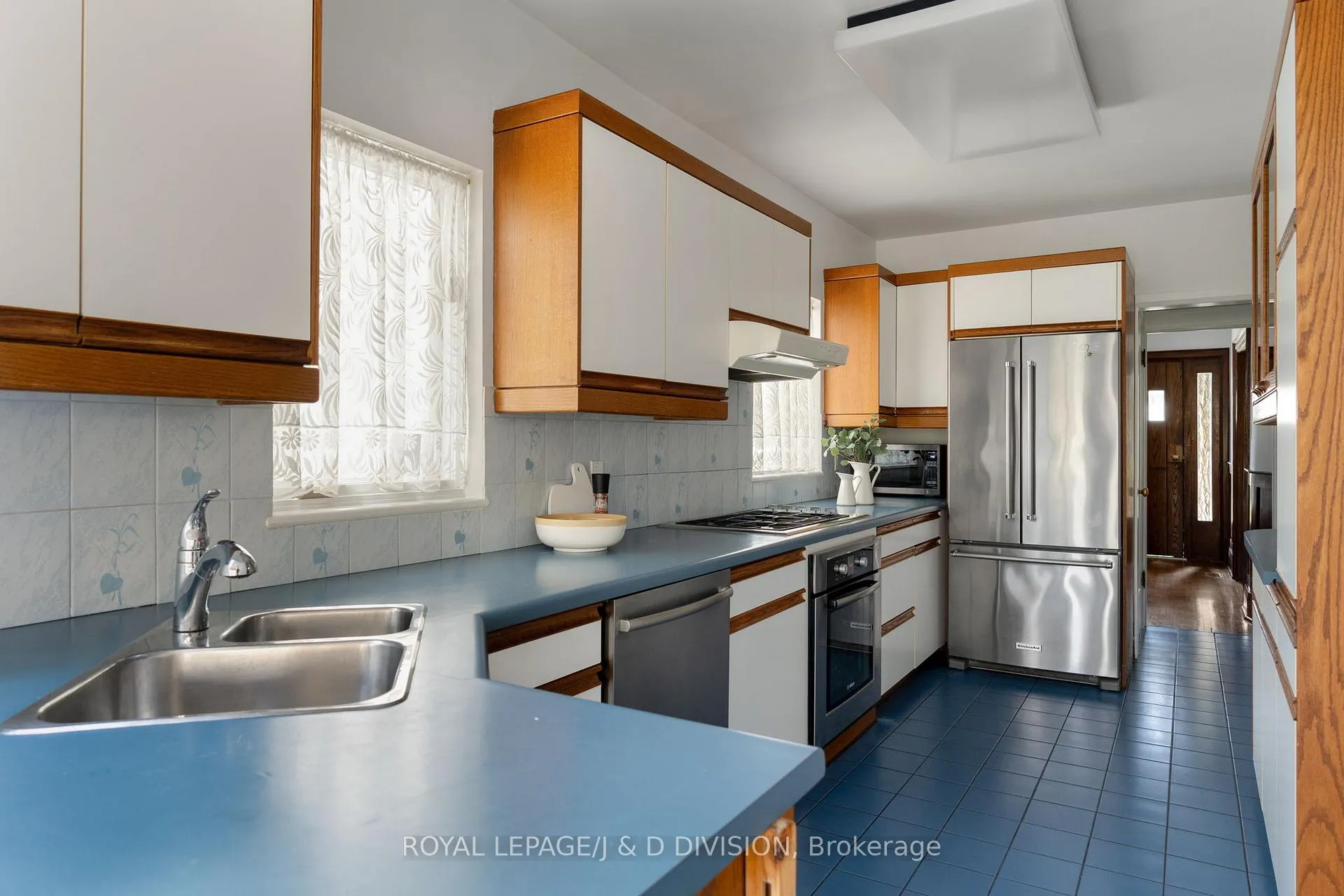 Photo 10 of 183 Hudson Drive, Toronto, Rosedale-Moore Park — HOMEH