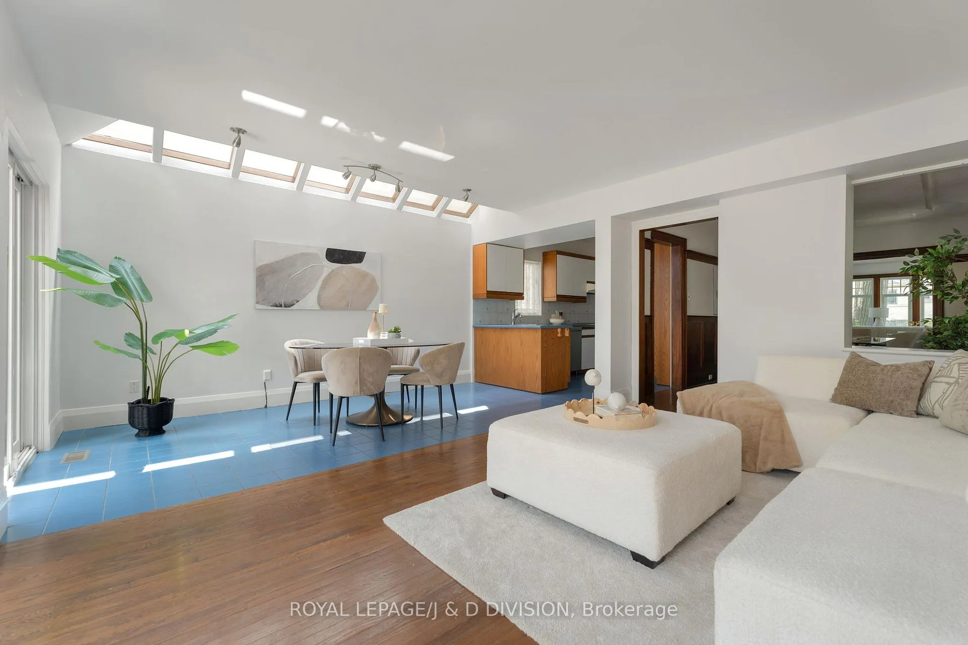 Photo 16 of 183 Hudson Drive, Toronto, Rosedale-Moore Park — HOMEH